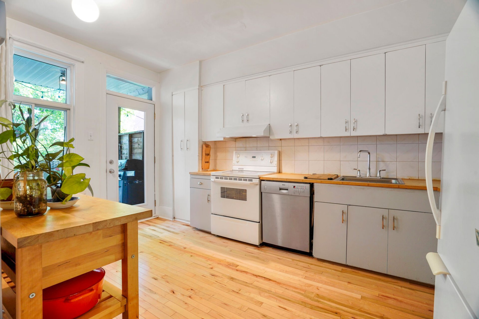 Photo - Kitchen
