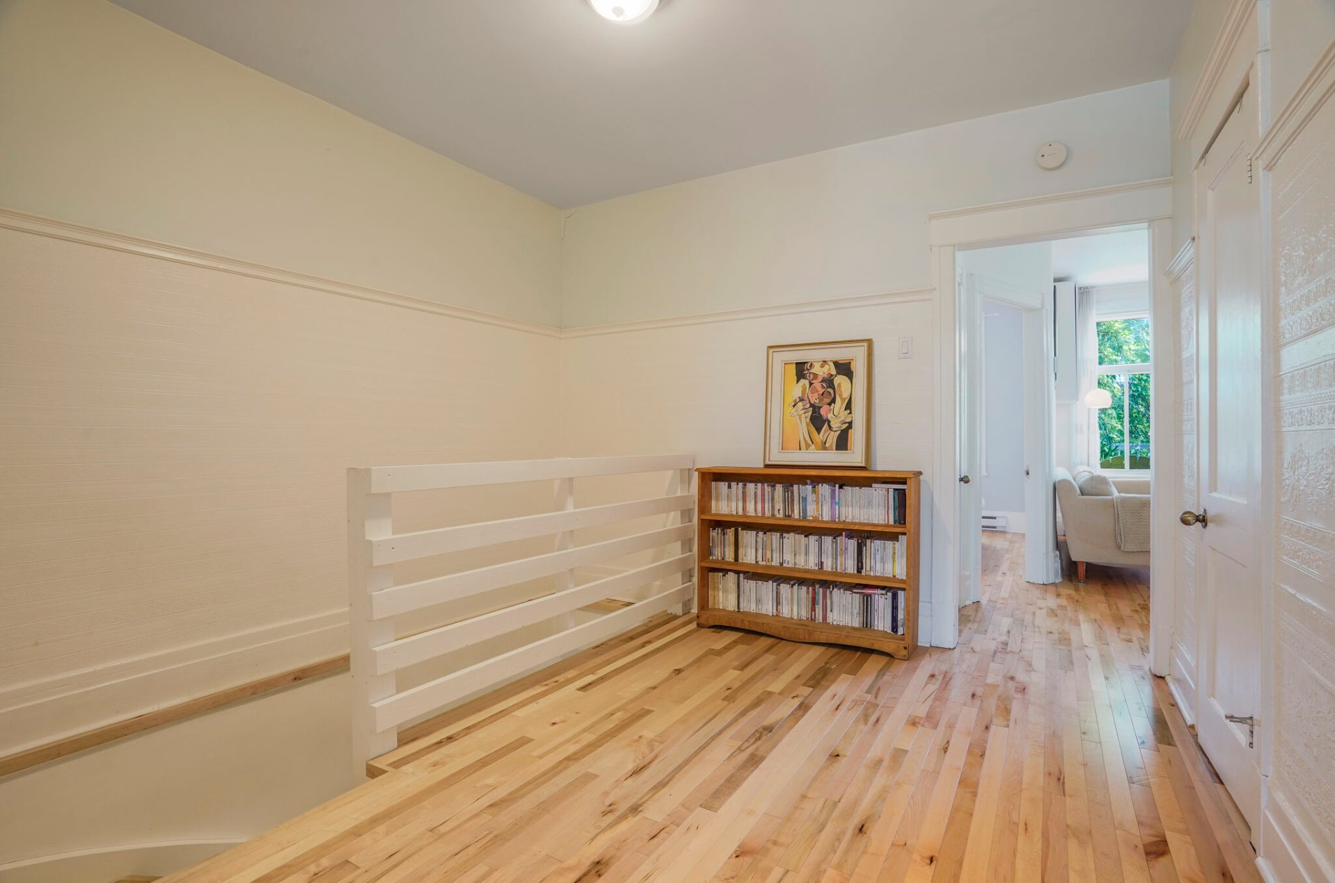 Photo - Mezzanine