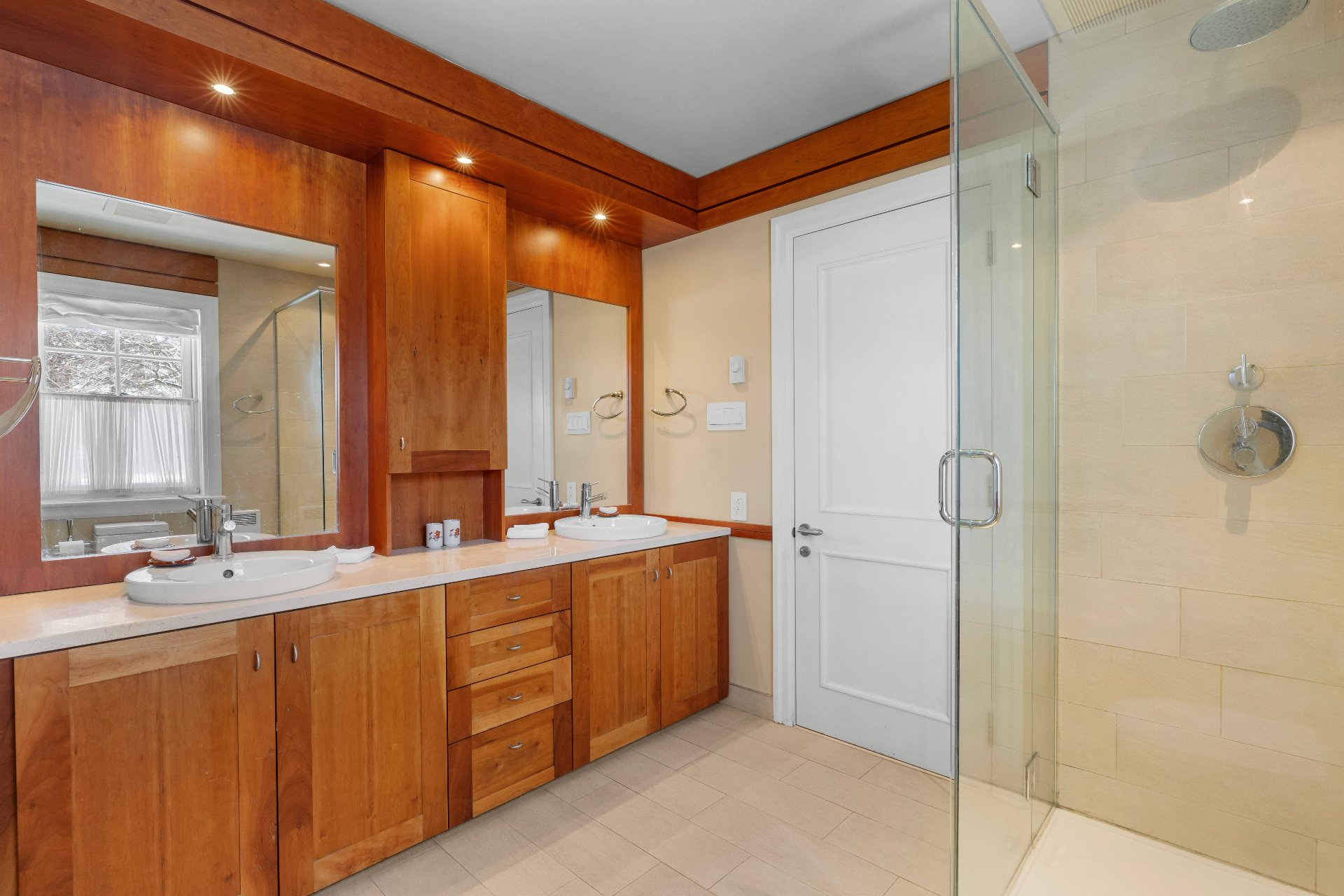 Ensuite bathroom