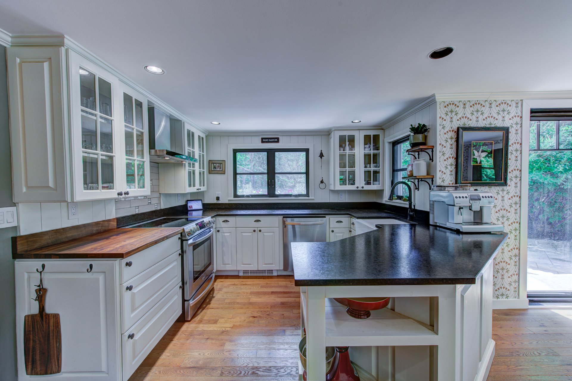 Photo - Kitchen