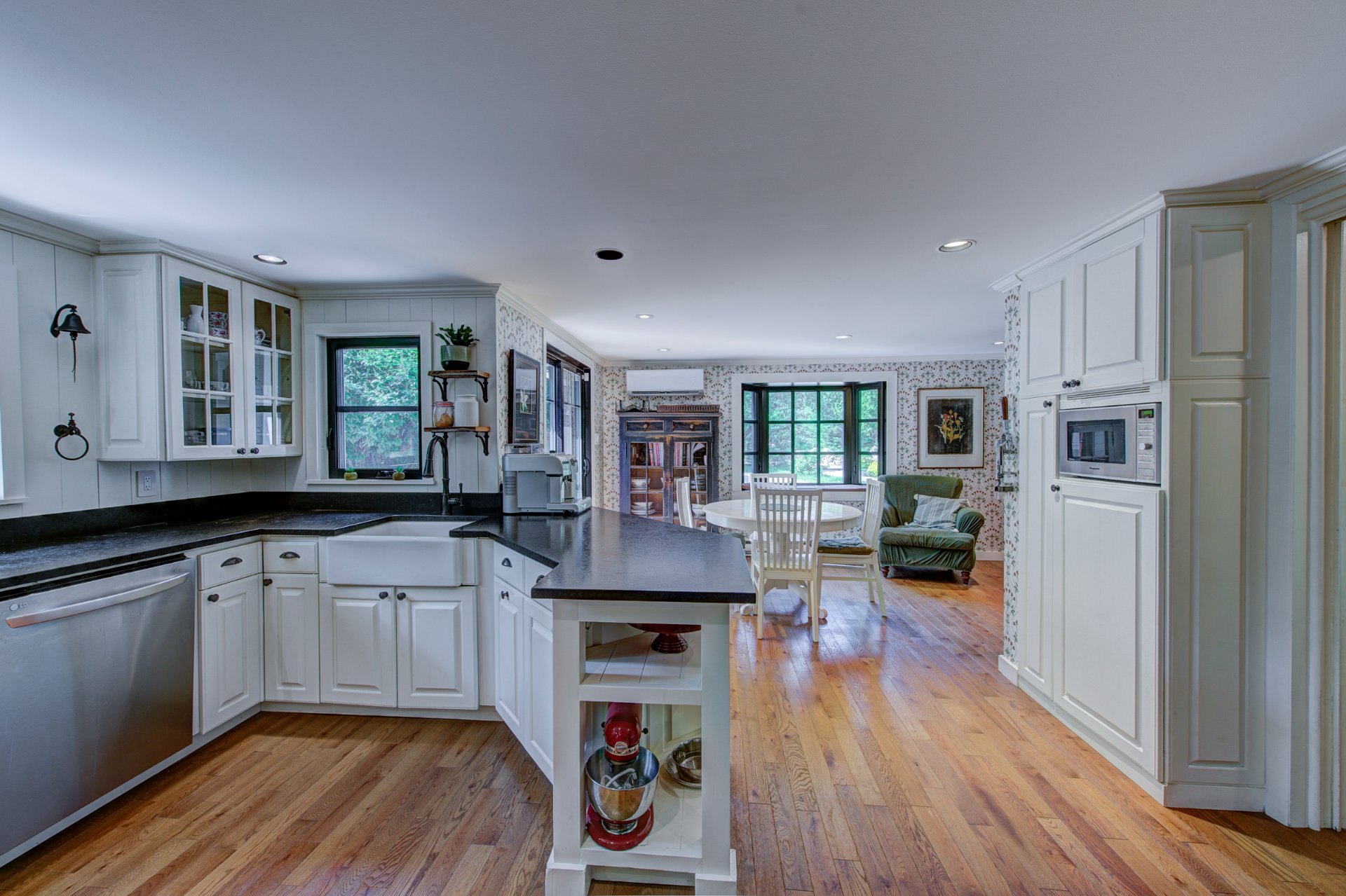 Photo - Kitchen