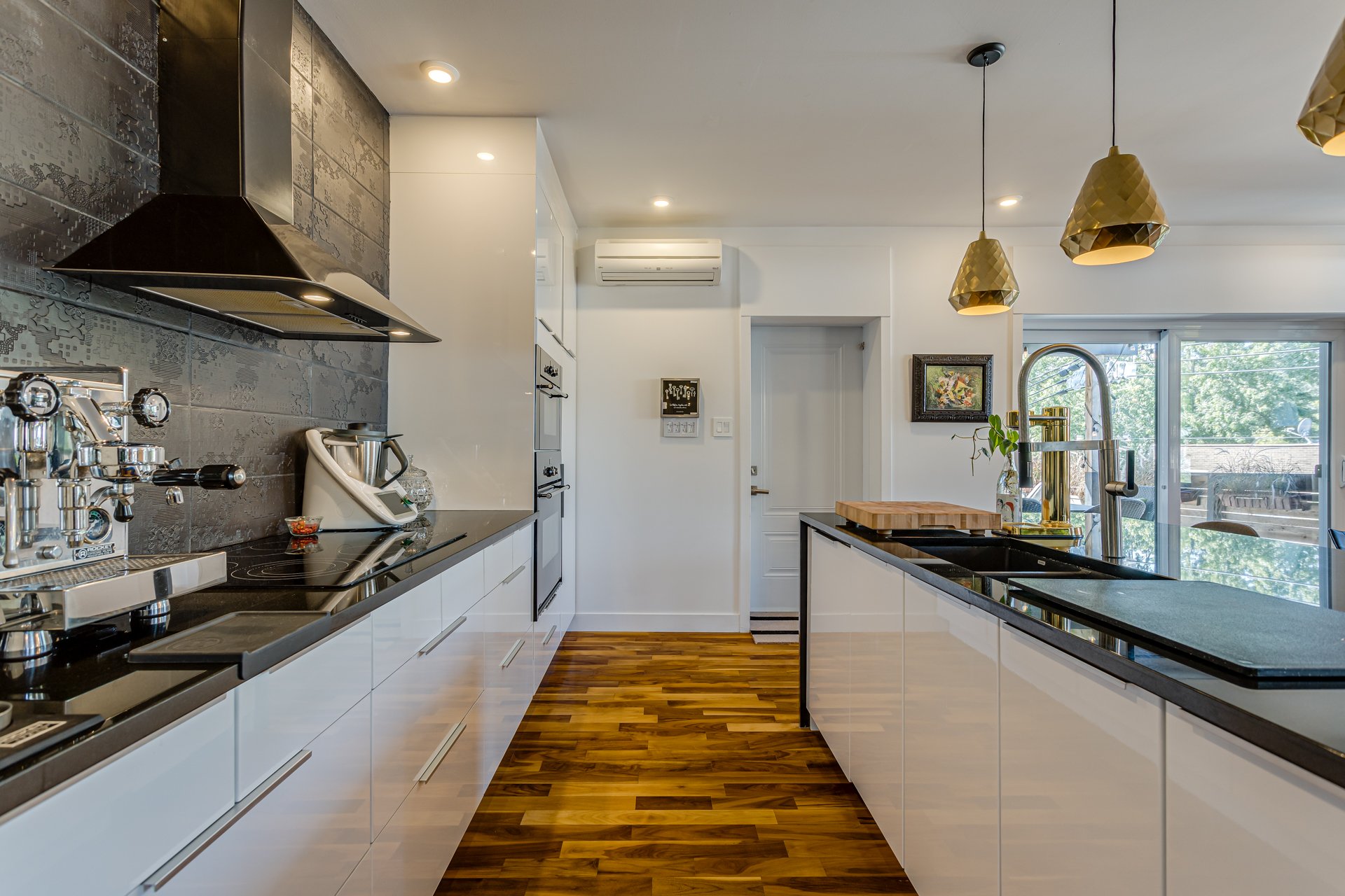 Photo - Kitchen