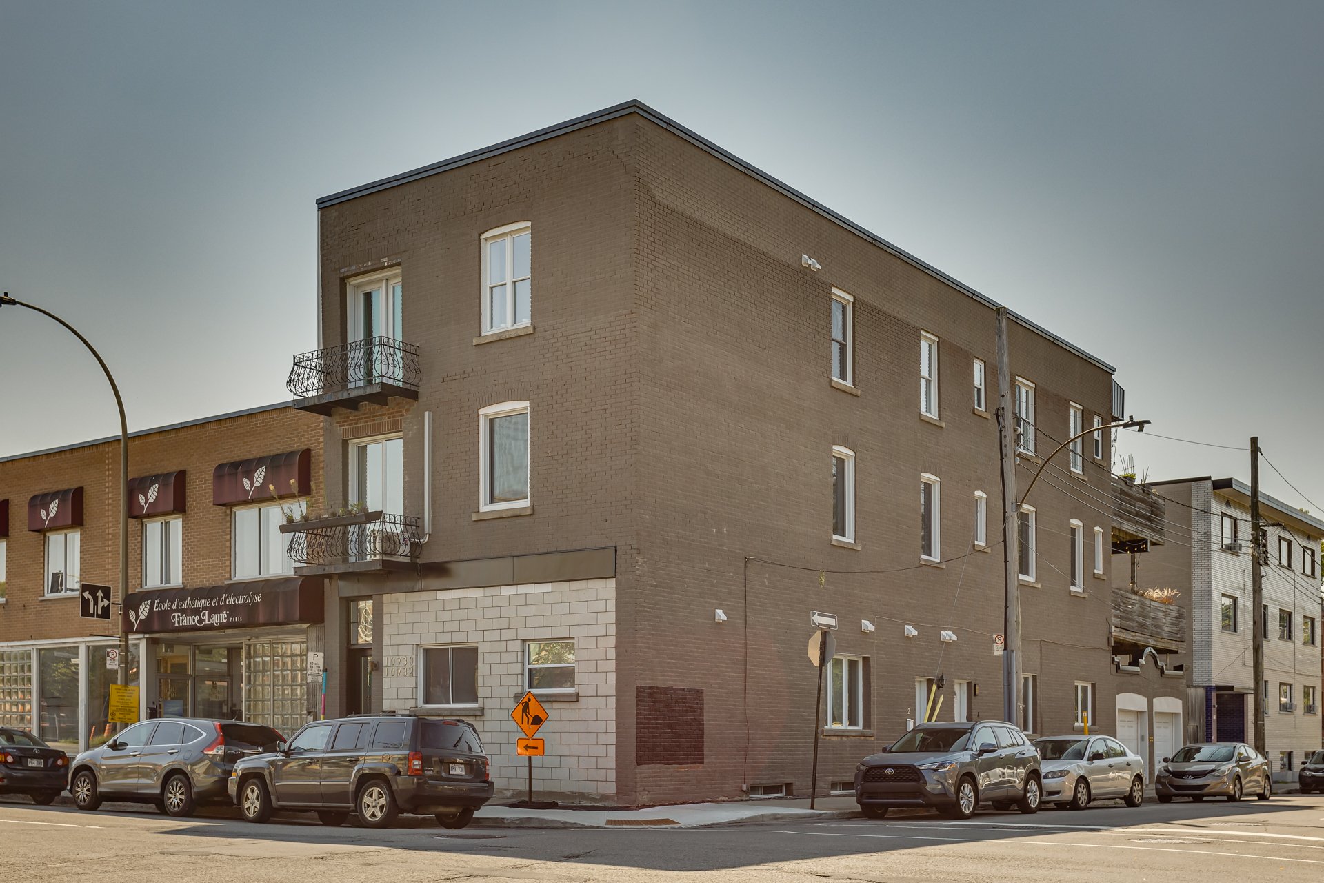 Photo - Frontage