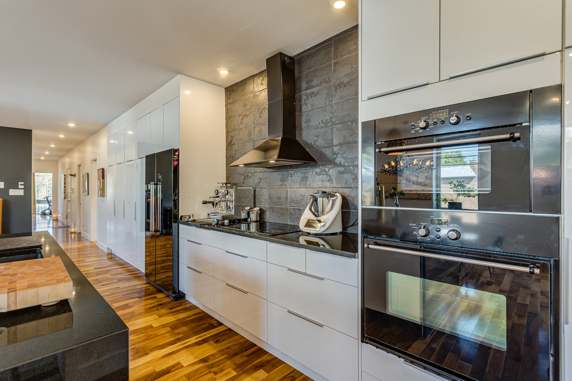 Photo - Kitchen