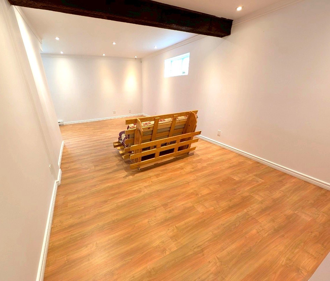 Photo - Family room
