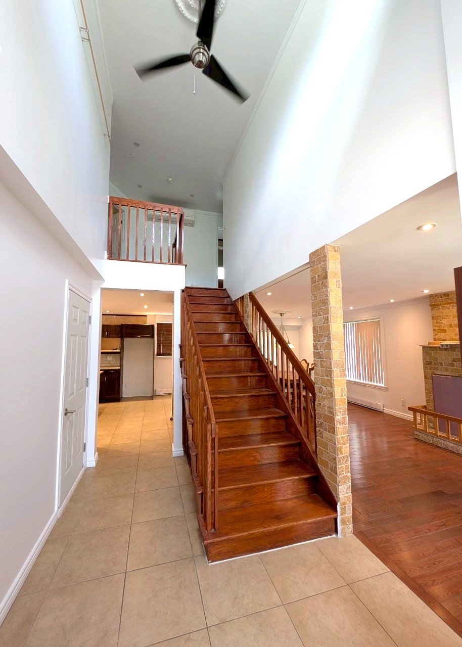 Photo - Hallway