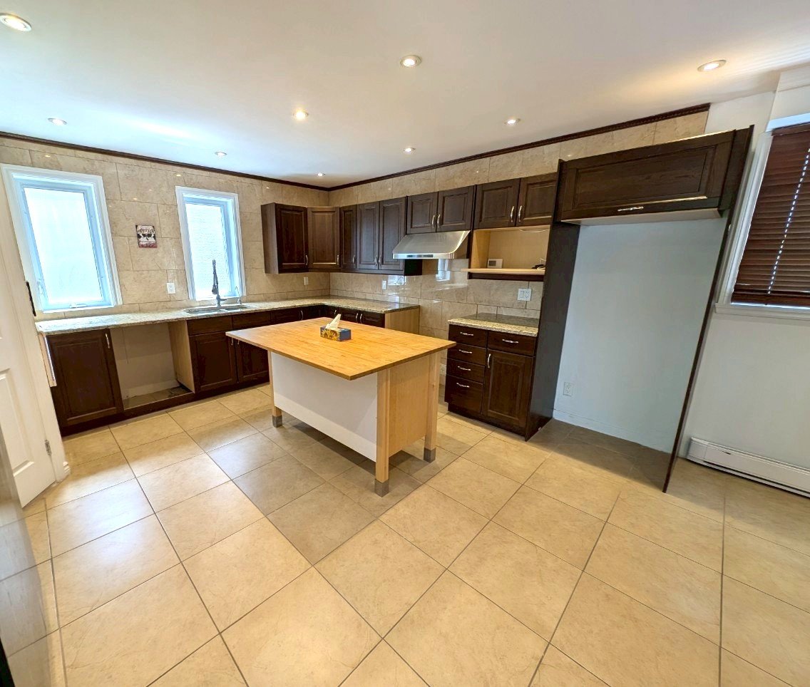 Photo - Kitchen