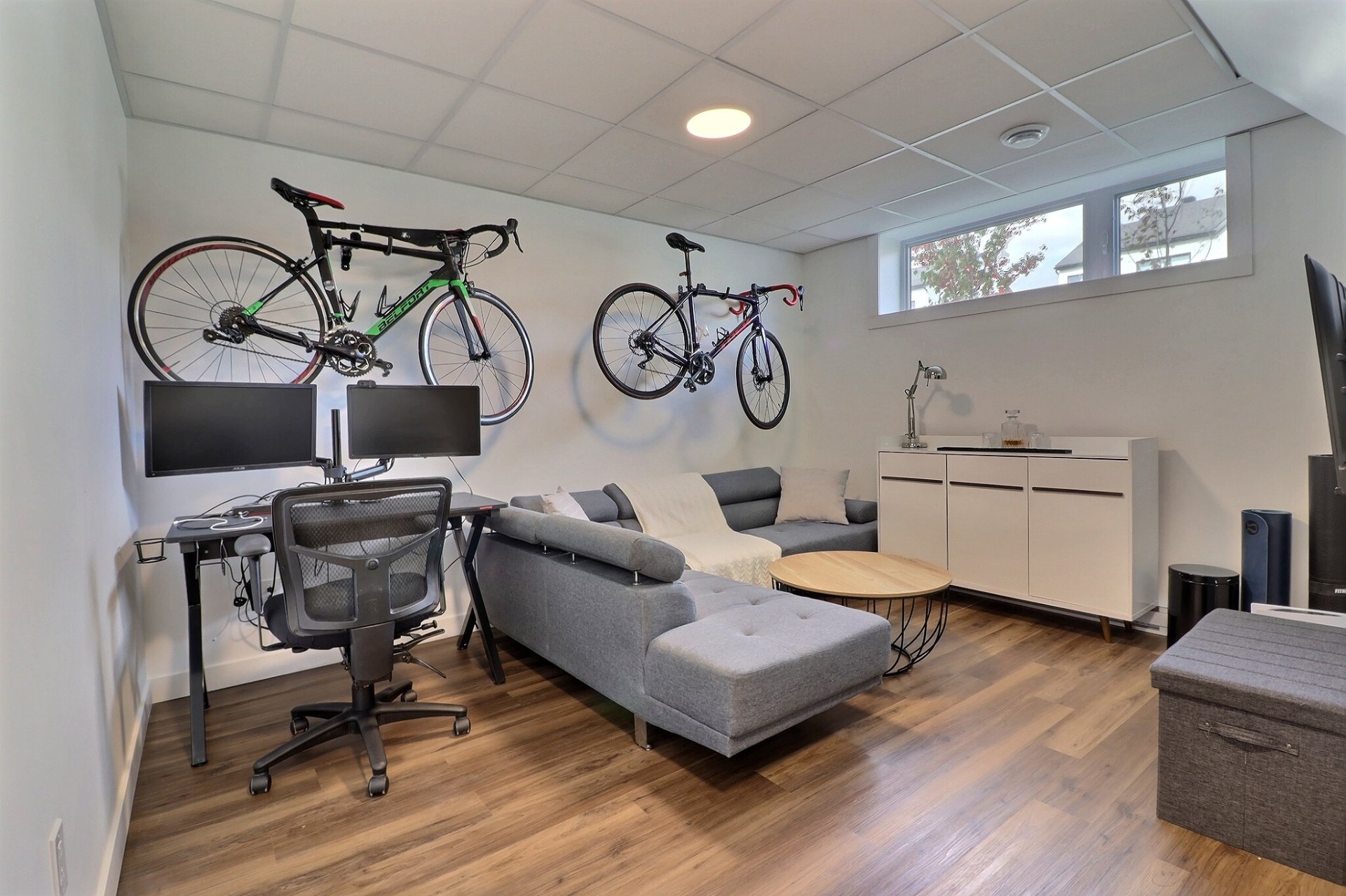Photo - Family room