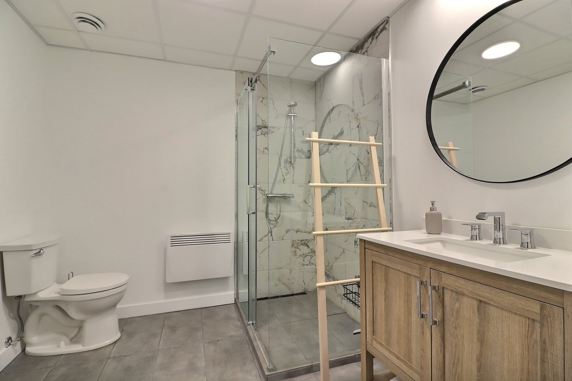 Photo - Bathroom