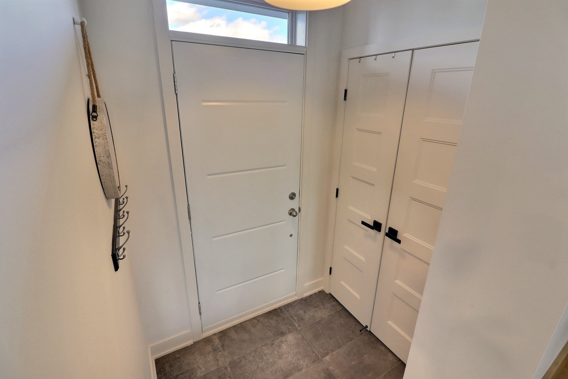 Photo - Hallway
