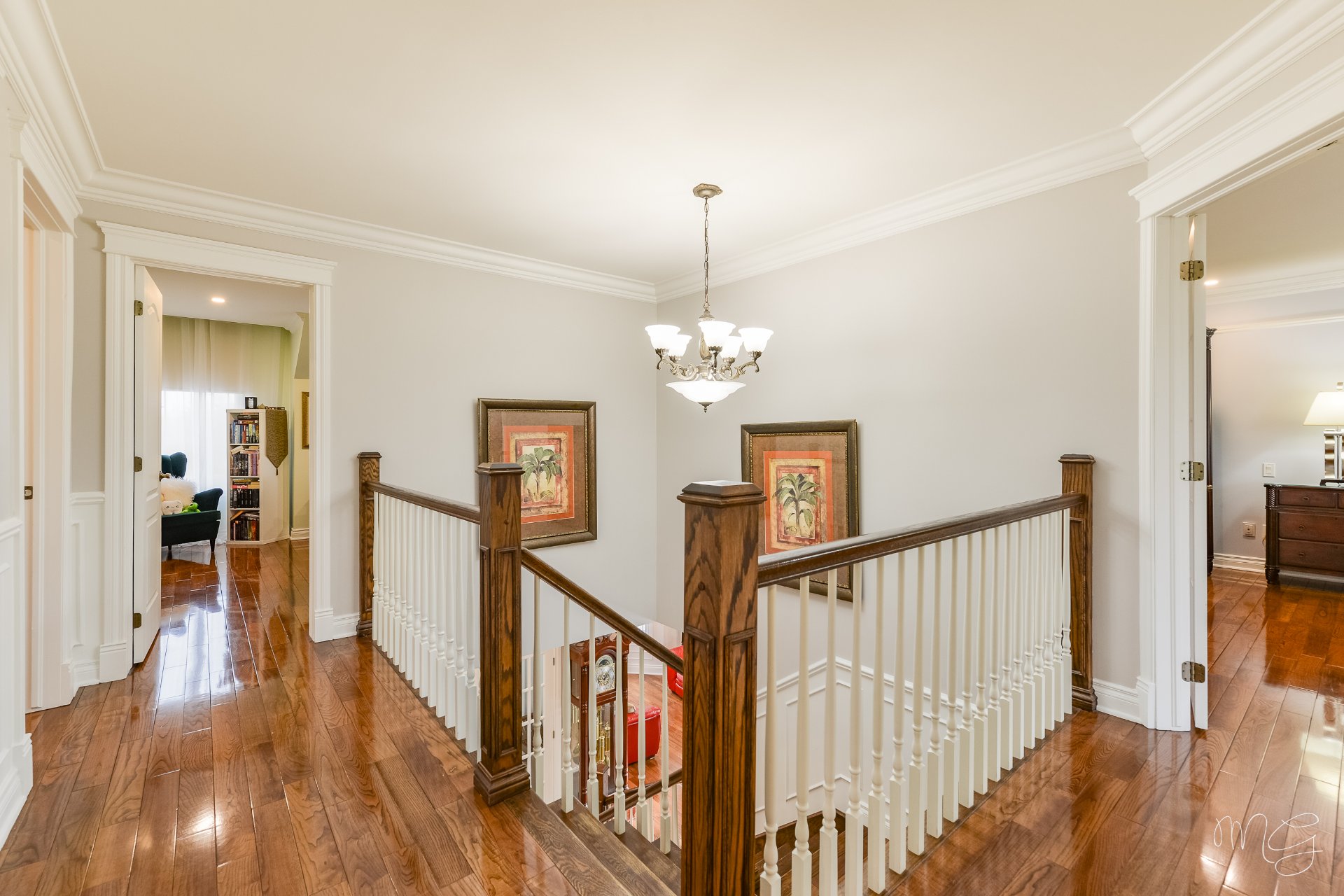 Photo - PASAGEWAY