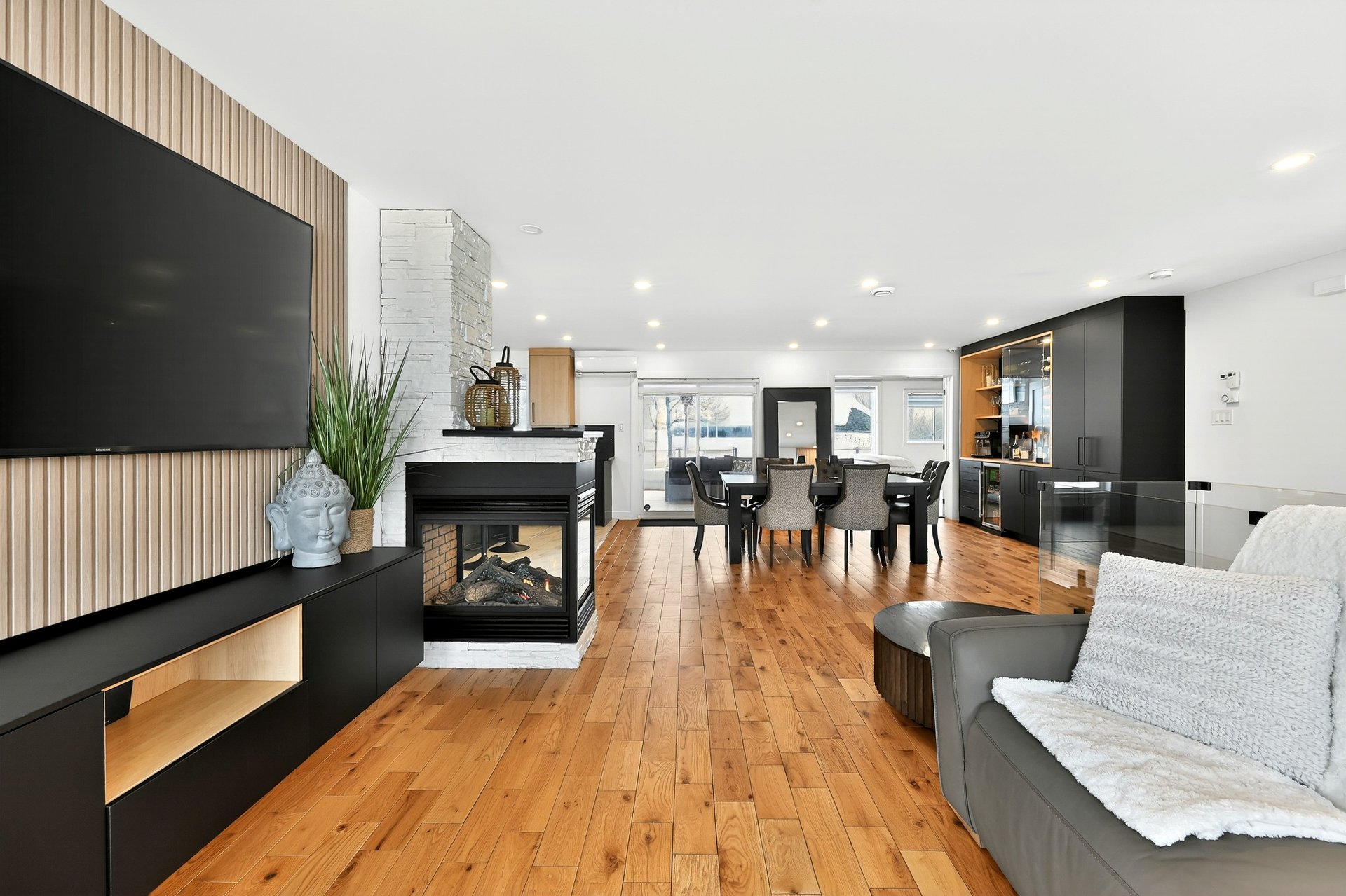 Photo - Overall View