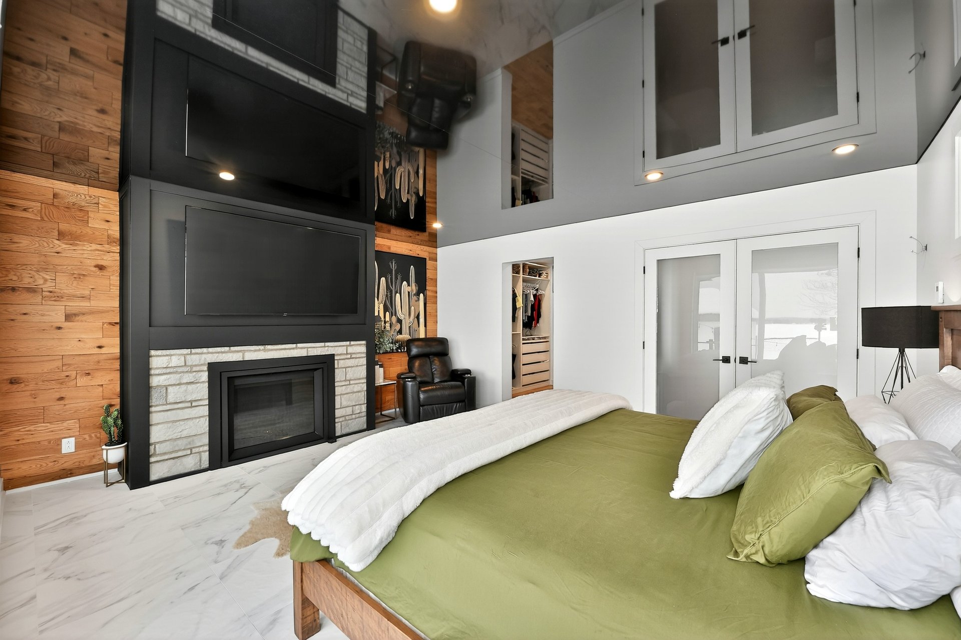 Photo - Primary bedroom