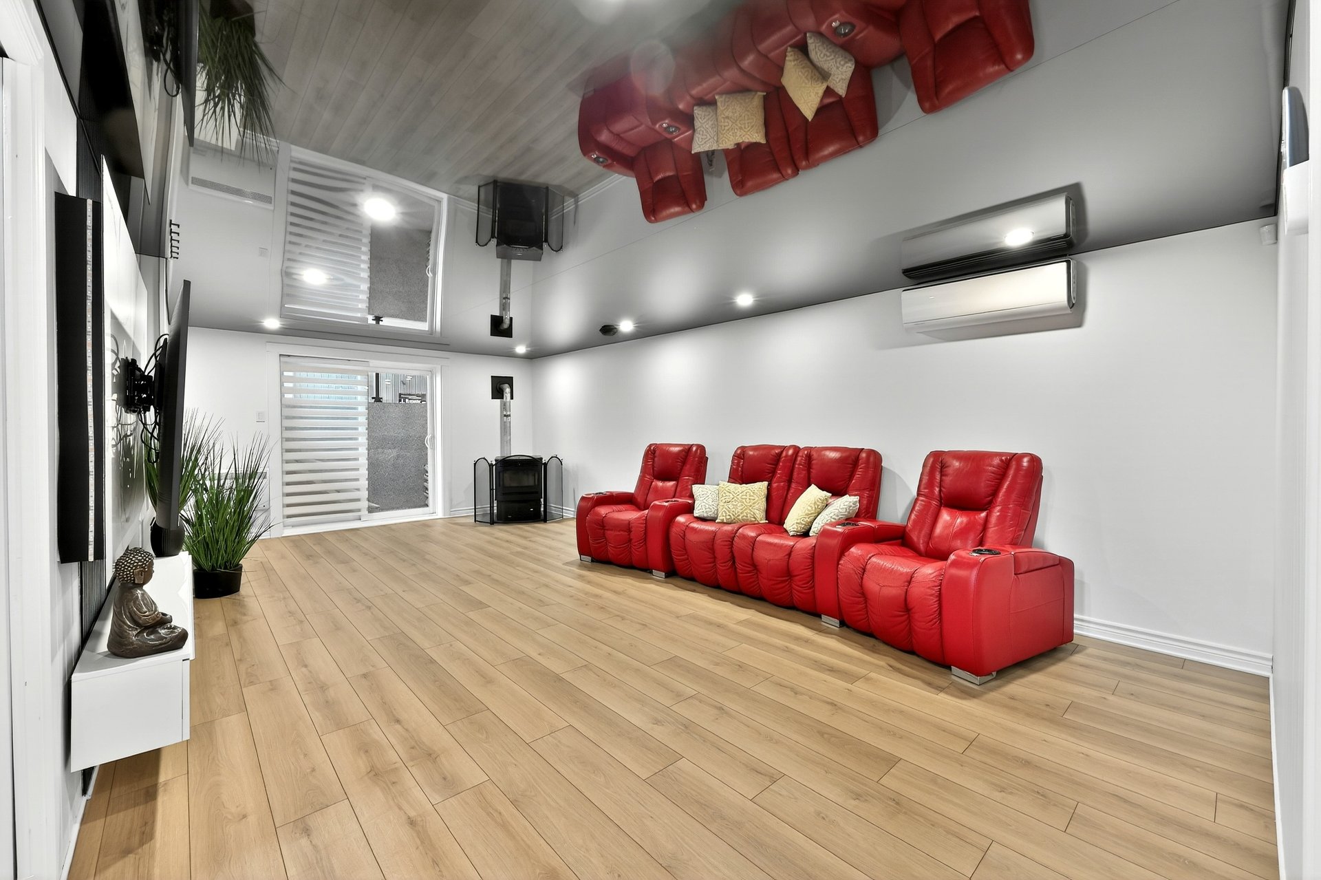 Photo - Family room