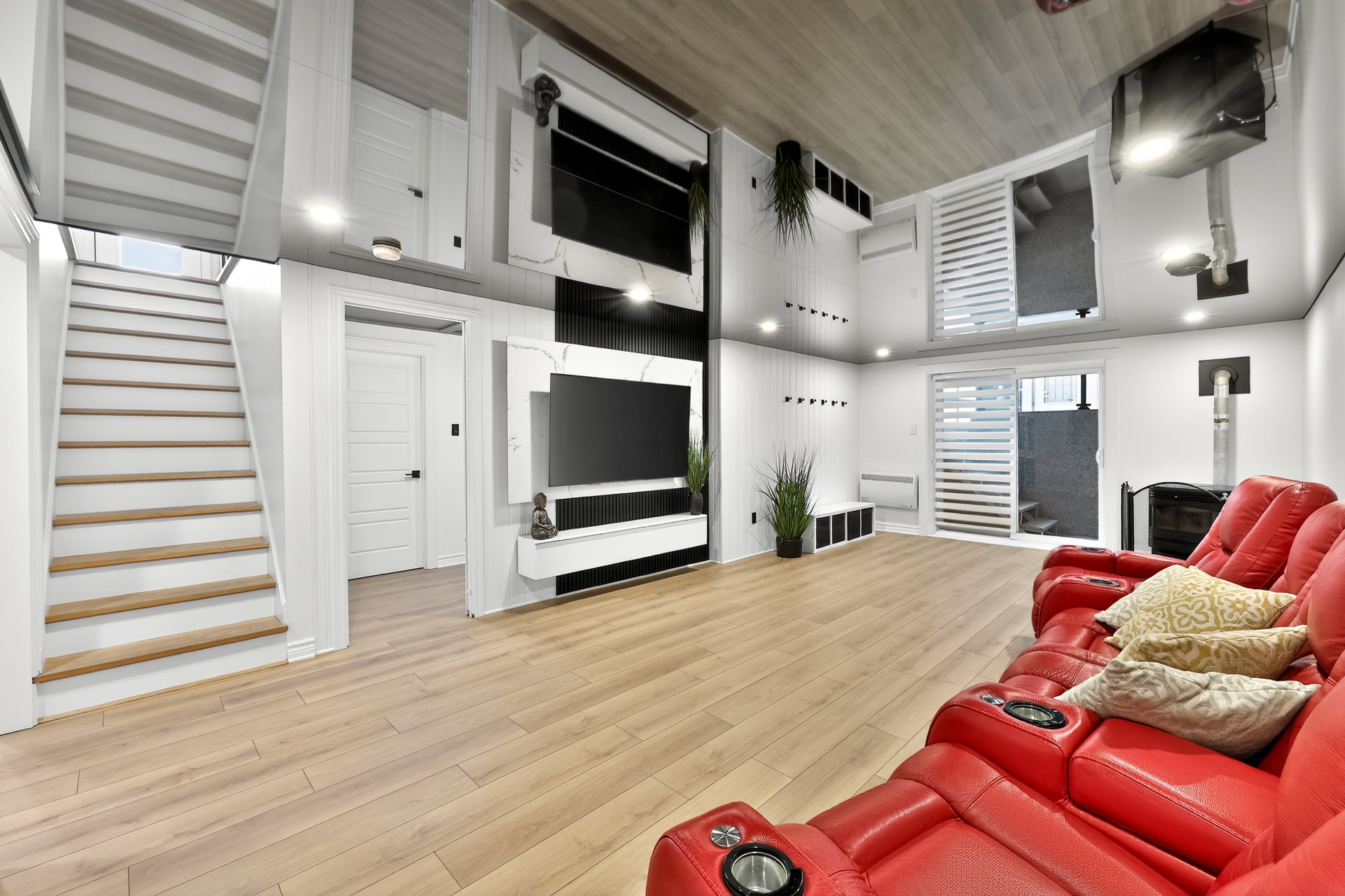 Photo - Family room