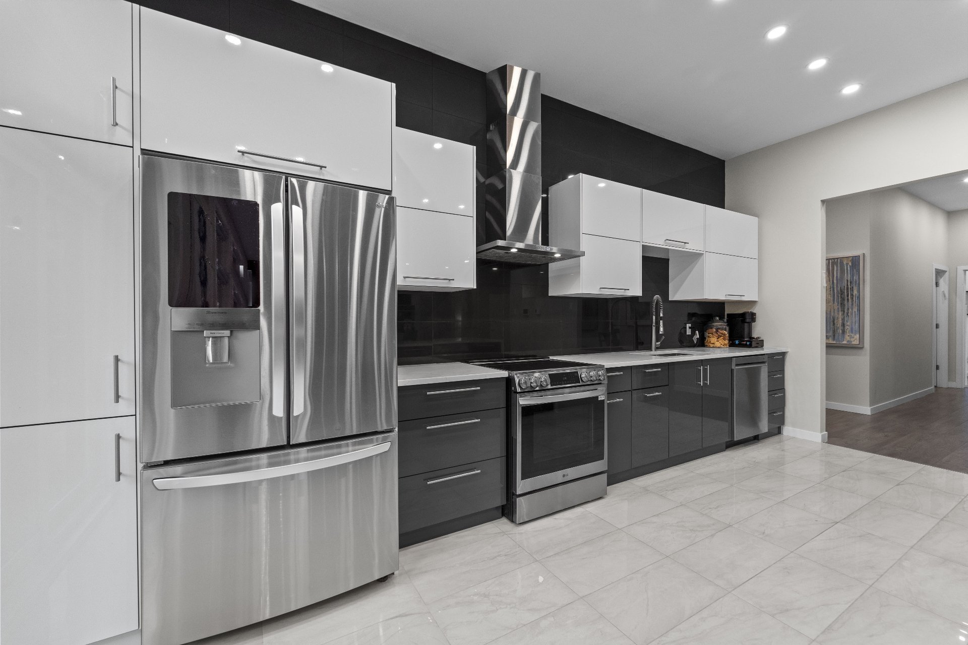 Photo - Kitchen