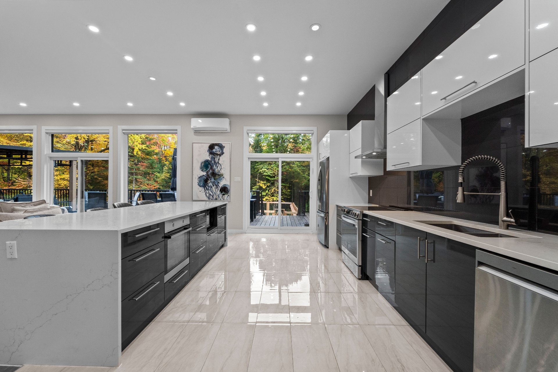 Photo - Kitchen