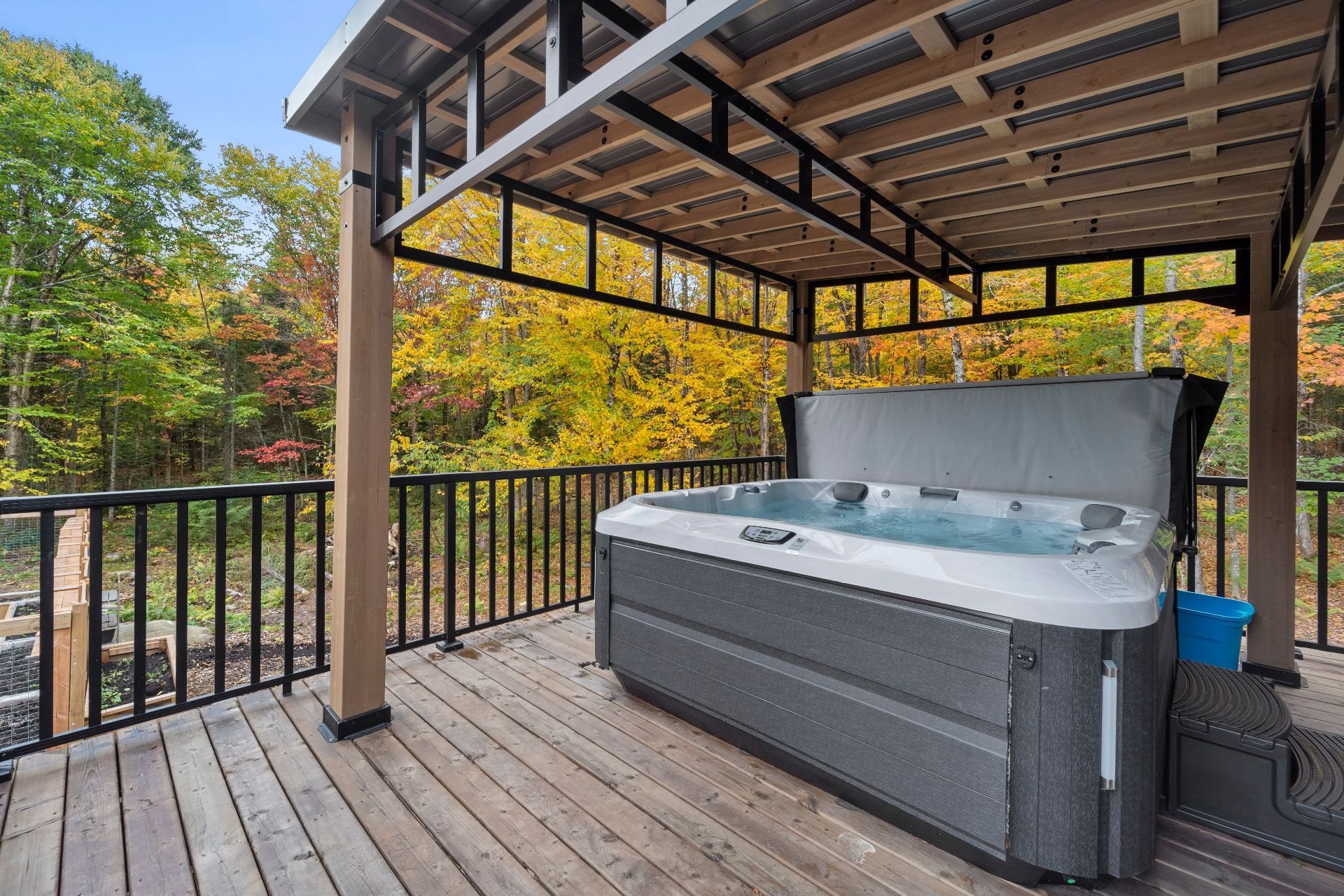 Photo - Hot tub