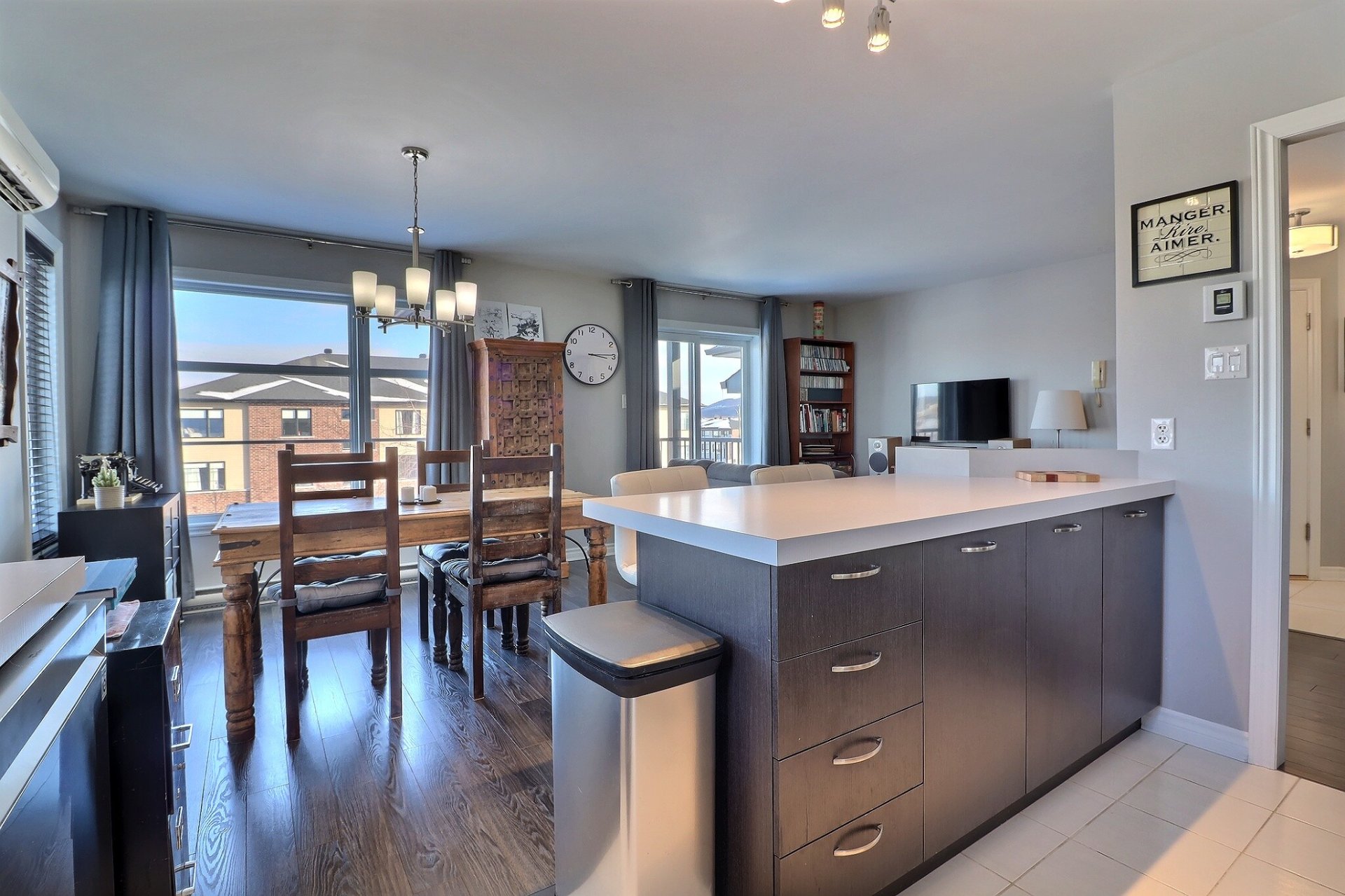 Photo - Kitchen