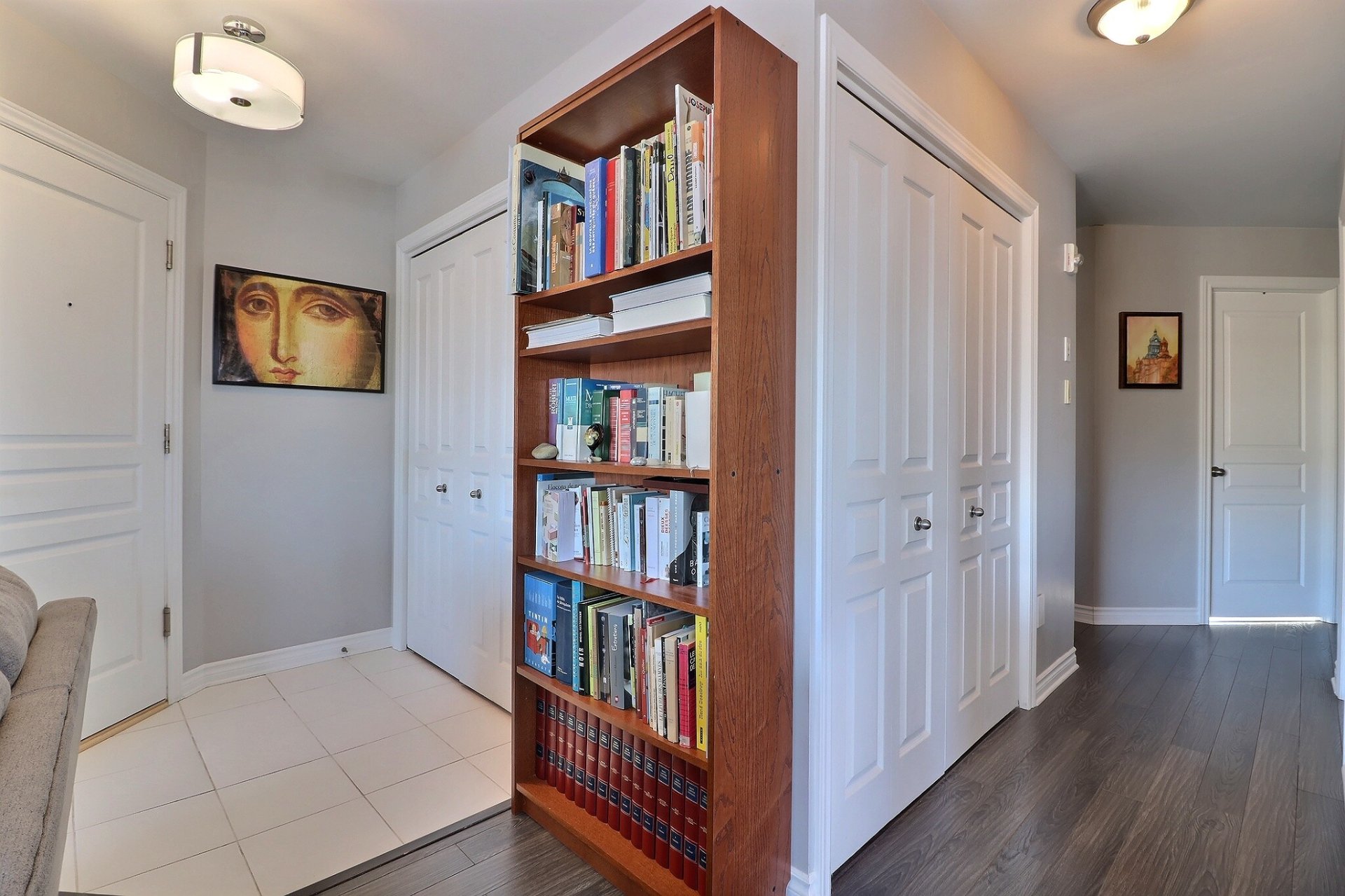 Photo - Hallway