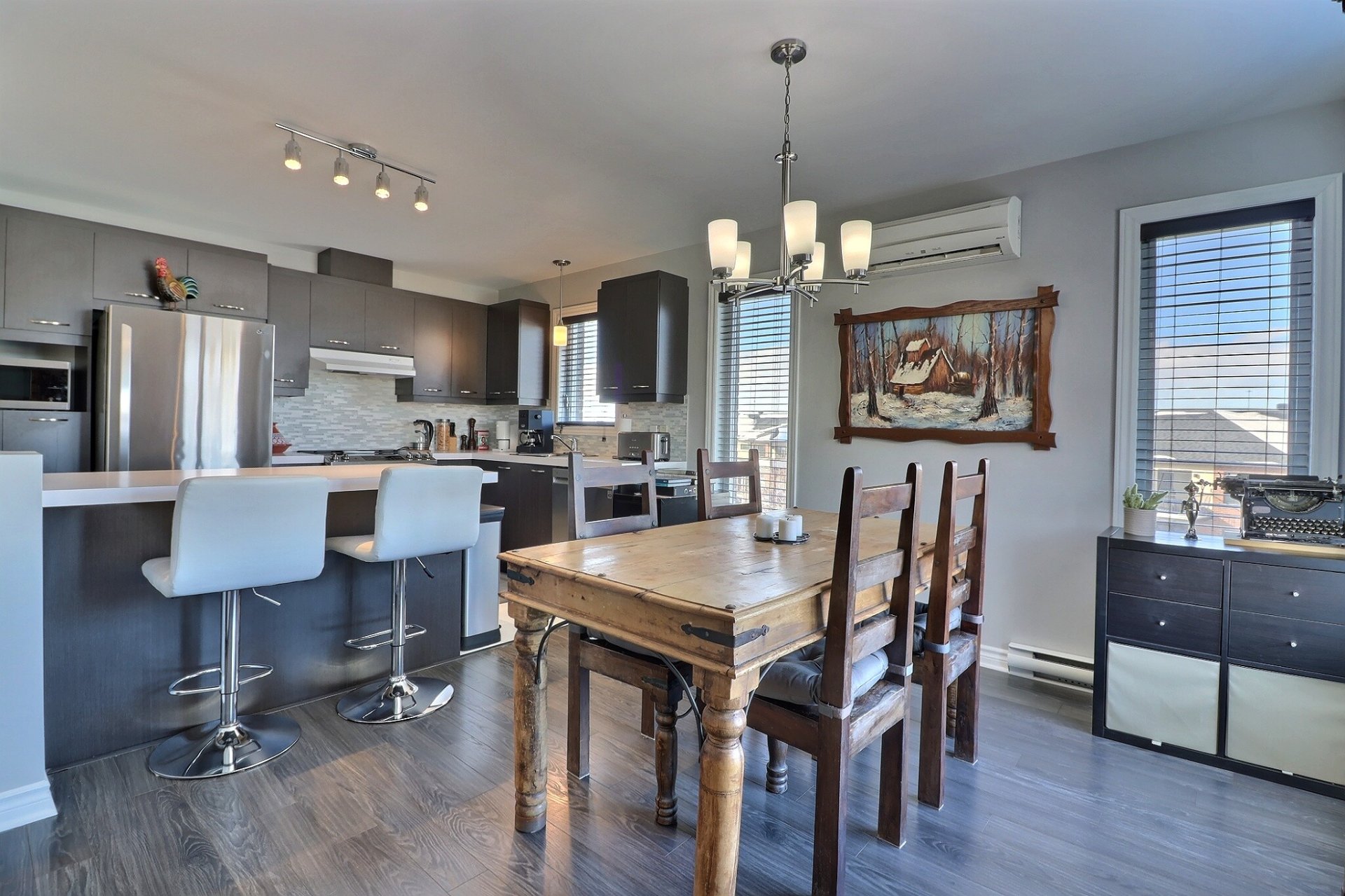 Photo - Dining room