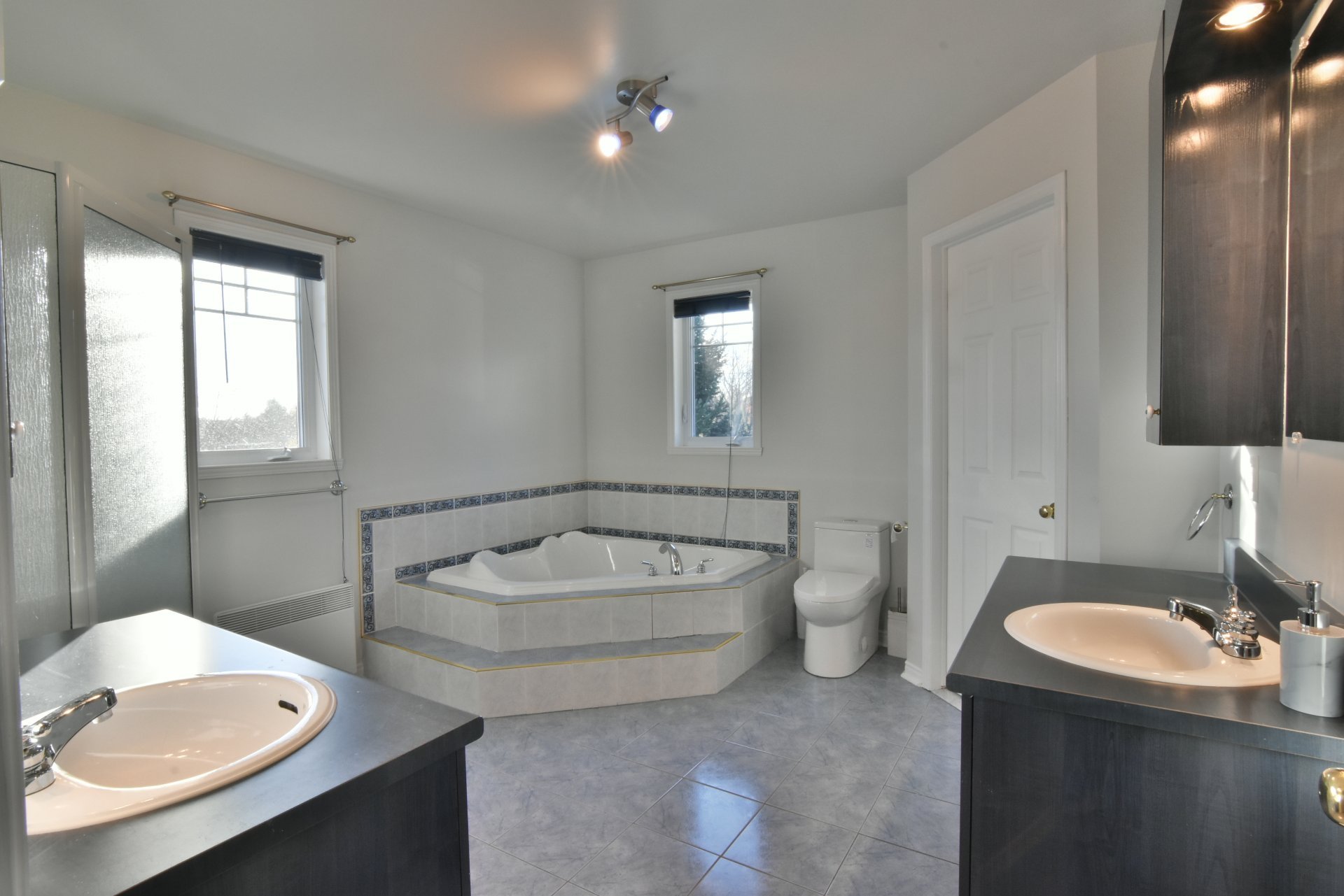 Salle de bains attenante à la CCP