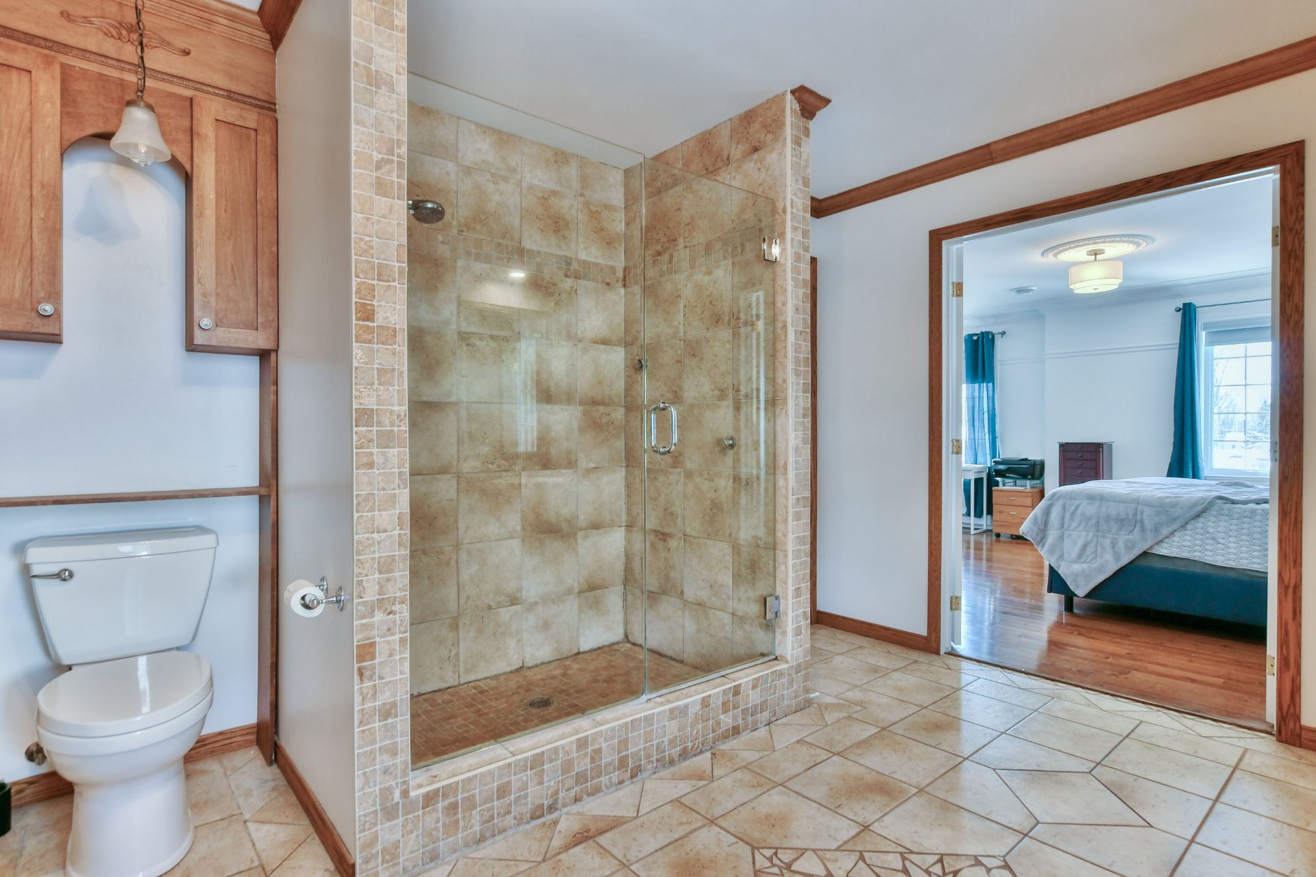 Salle de bains attenante à la CCP