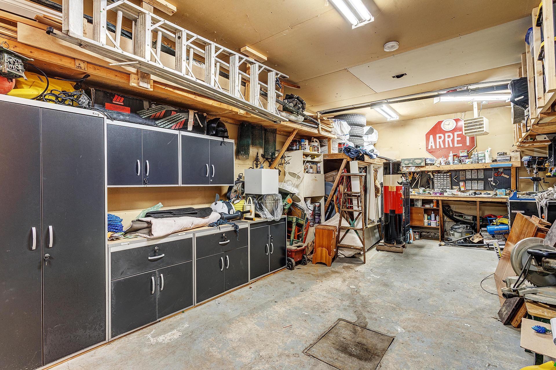 Garage