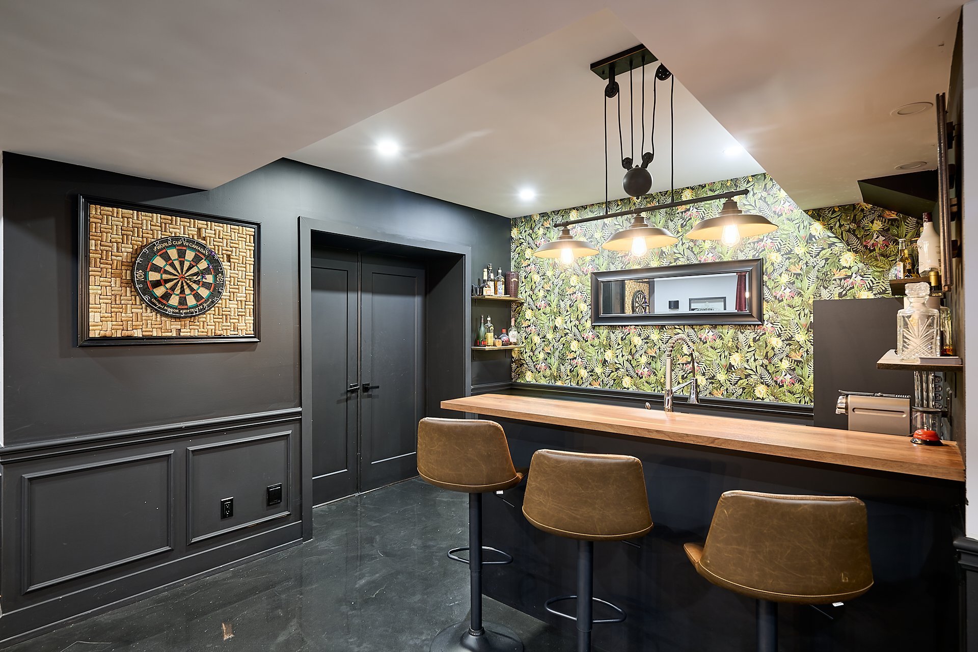 Photo - Bar