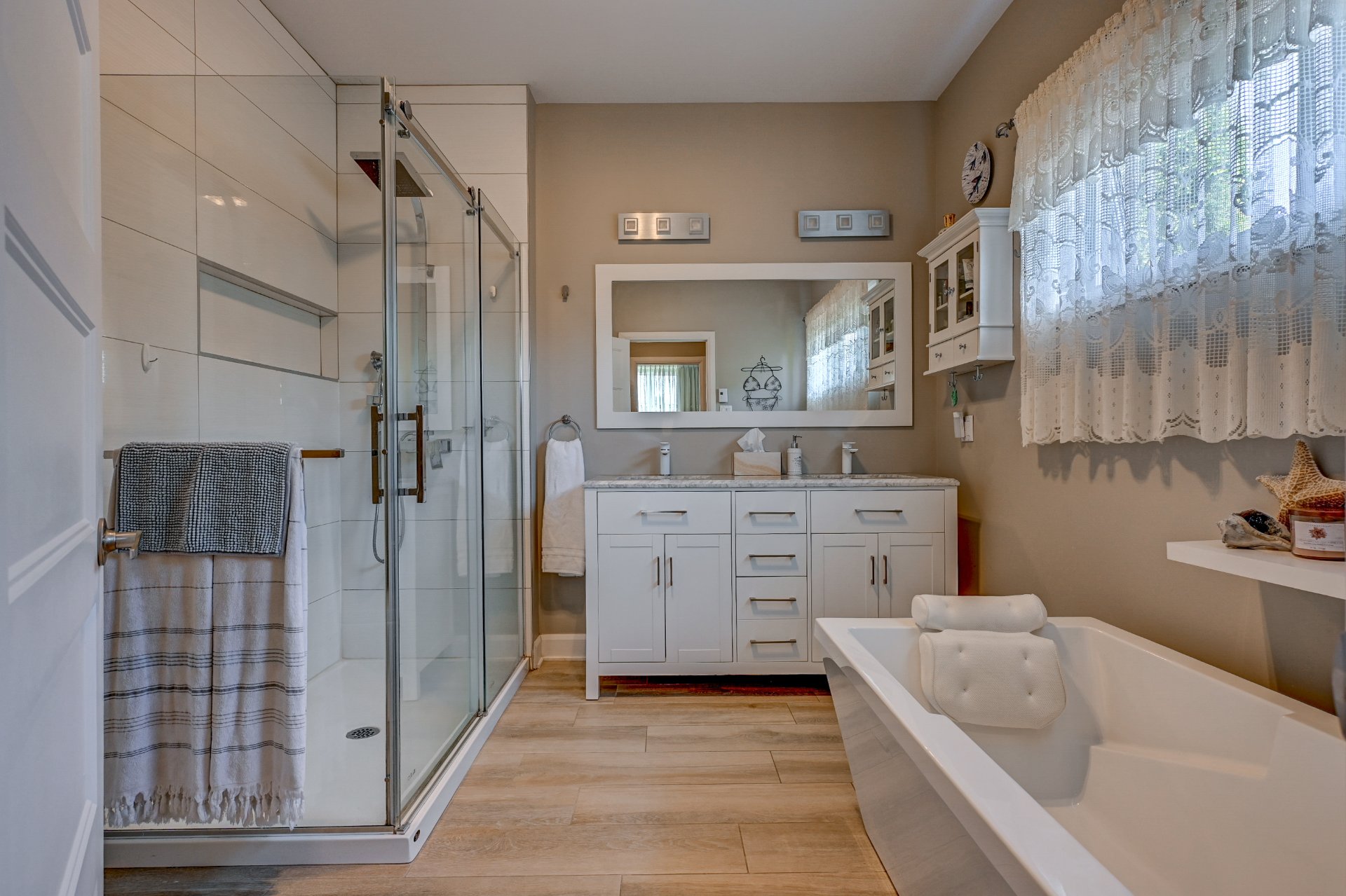 Ensuite bathroom