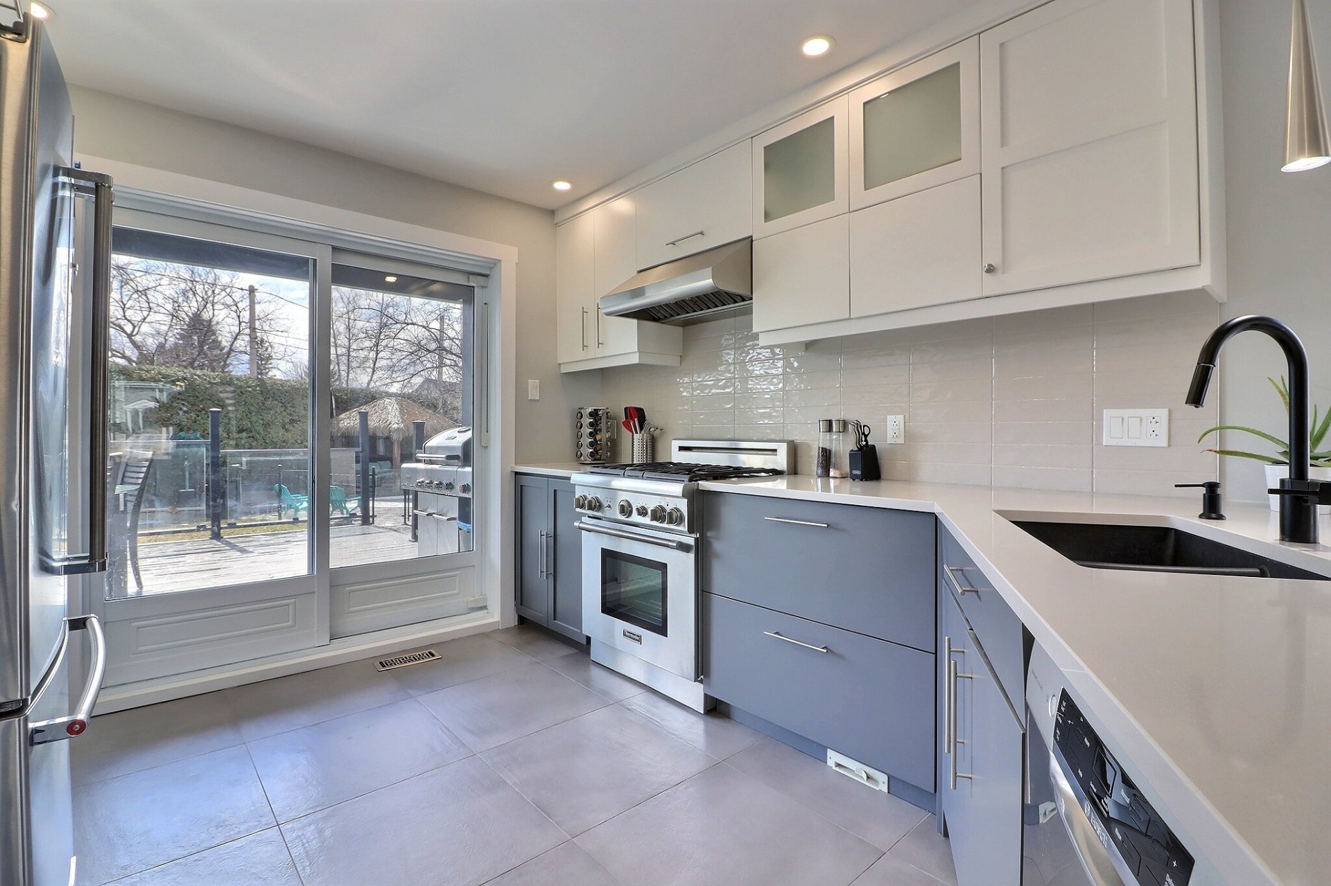 Photo - Kitchen