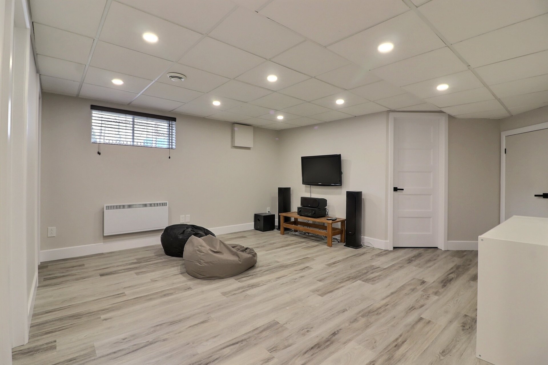 Photo - Family room