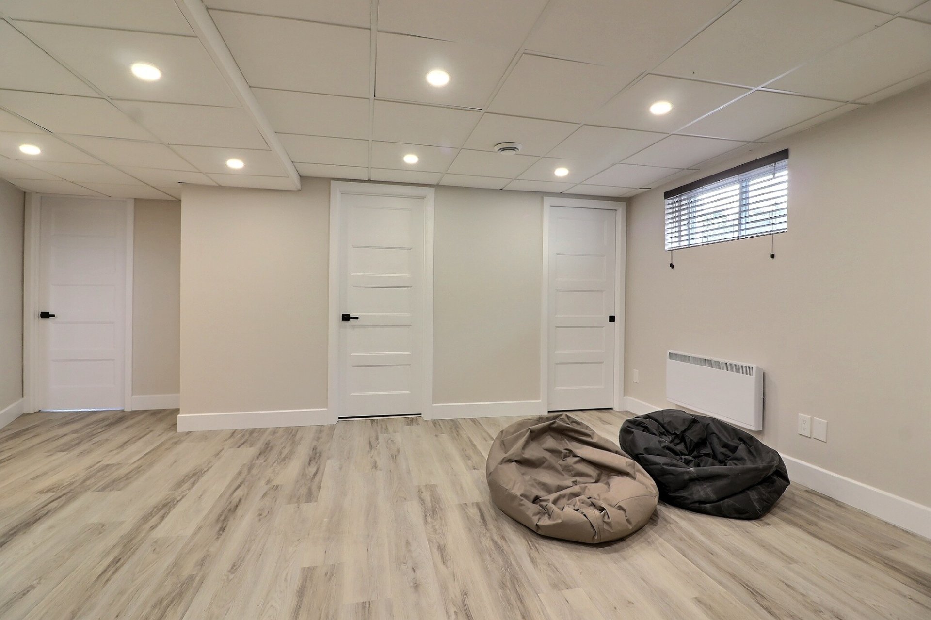 Photo - Family room