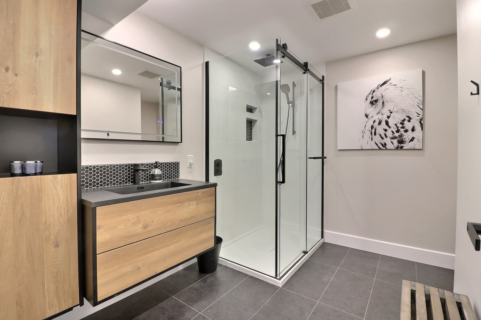 Photo - Bathroom