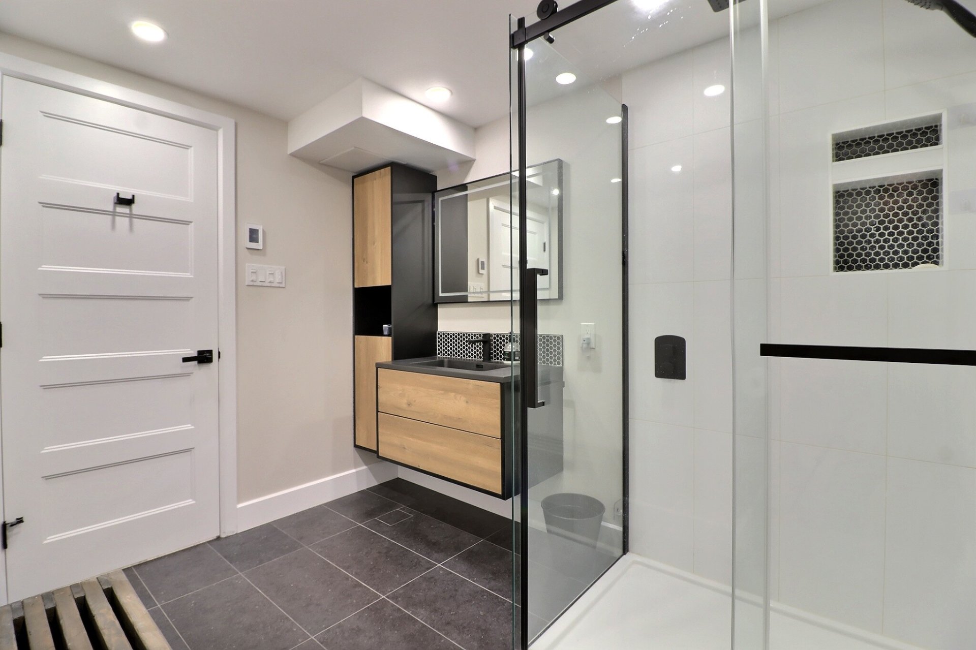 Photo - Bathroom