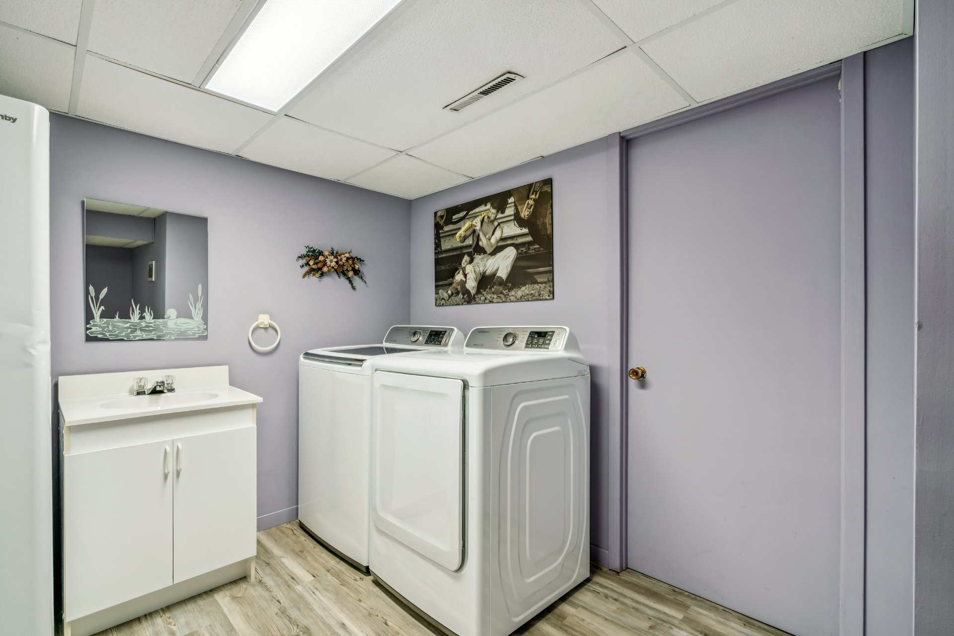 Photo - Laundry room