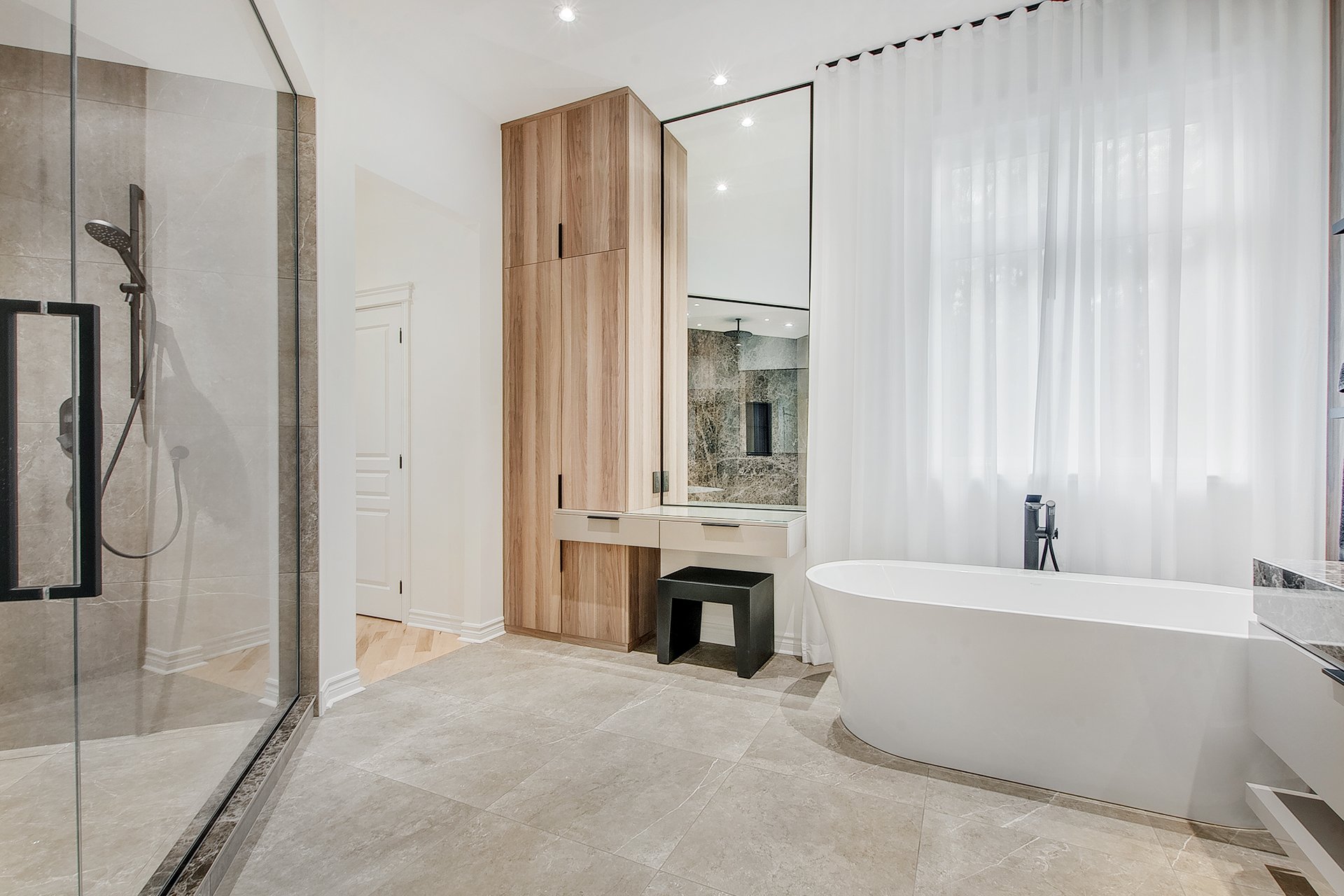 Salle de bains attenante à la CCP