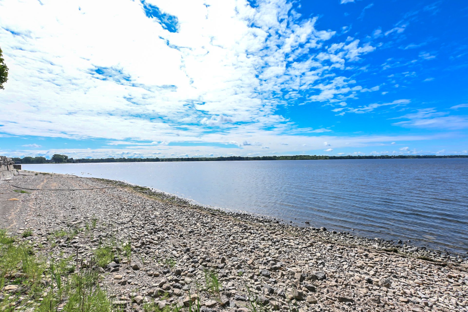 Accès au plan d'eau