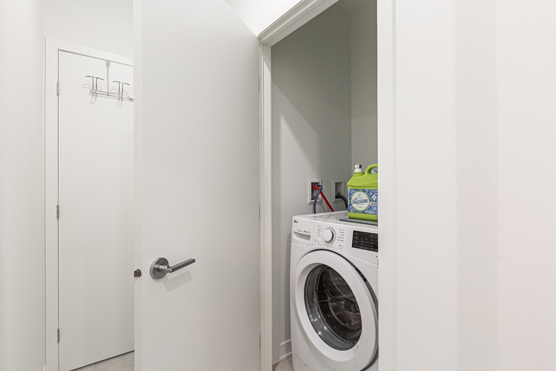 Photo - Laundry room