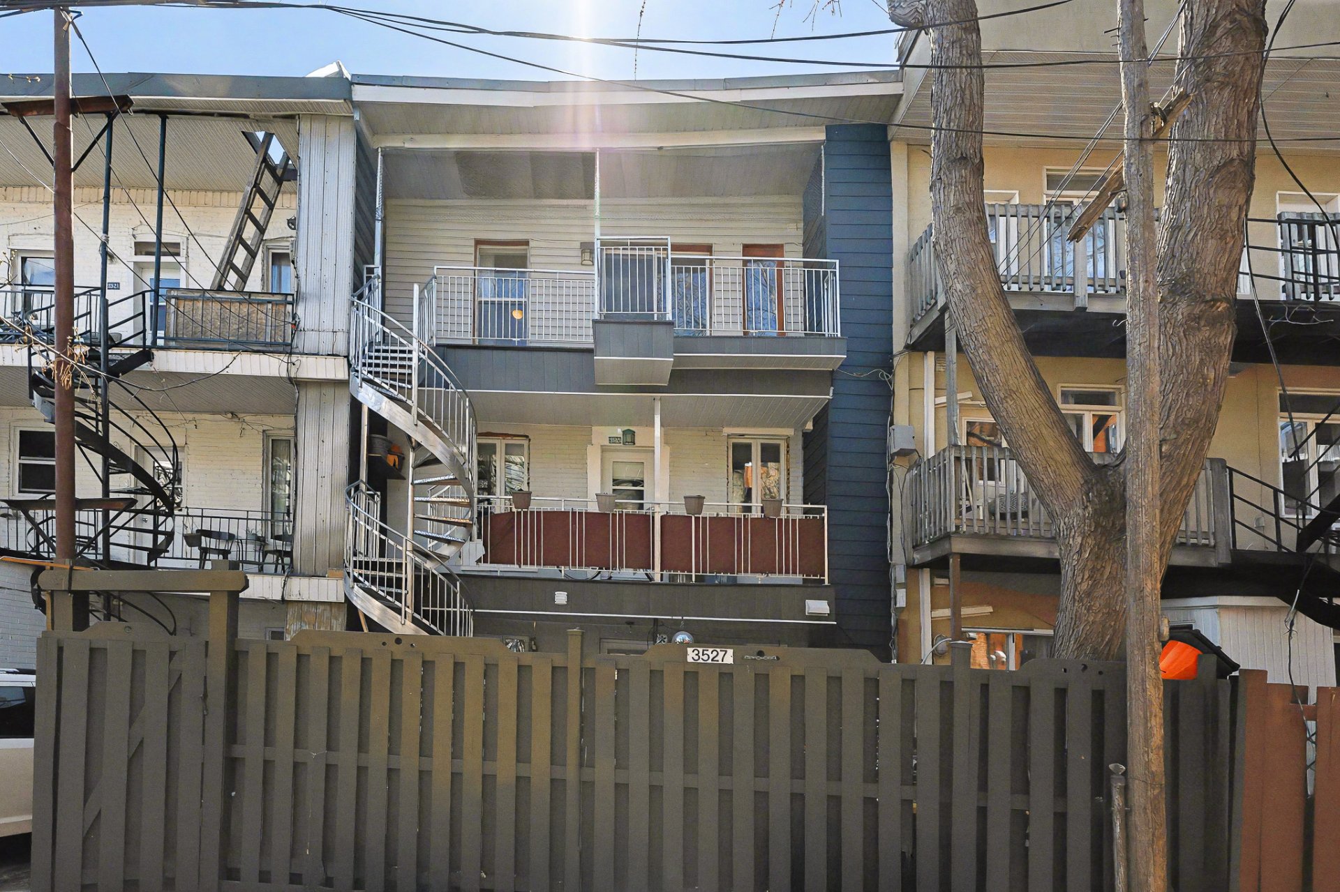 Photo - Back facade
