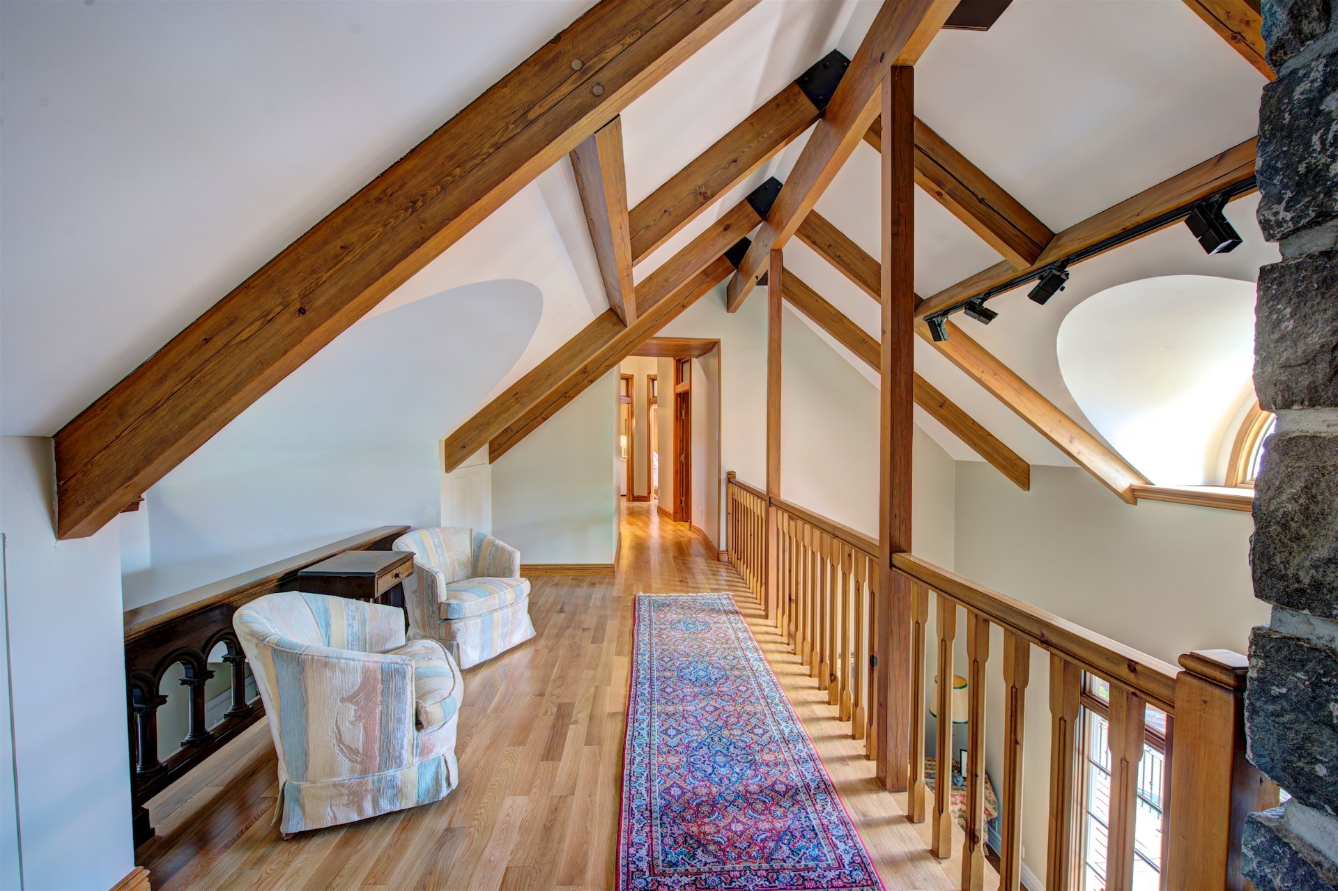 Photo - Mezzanine