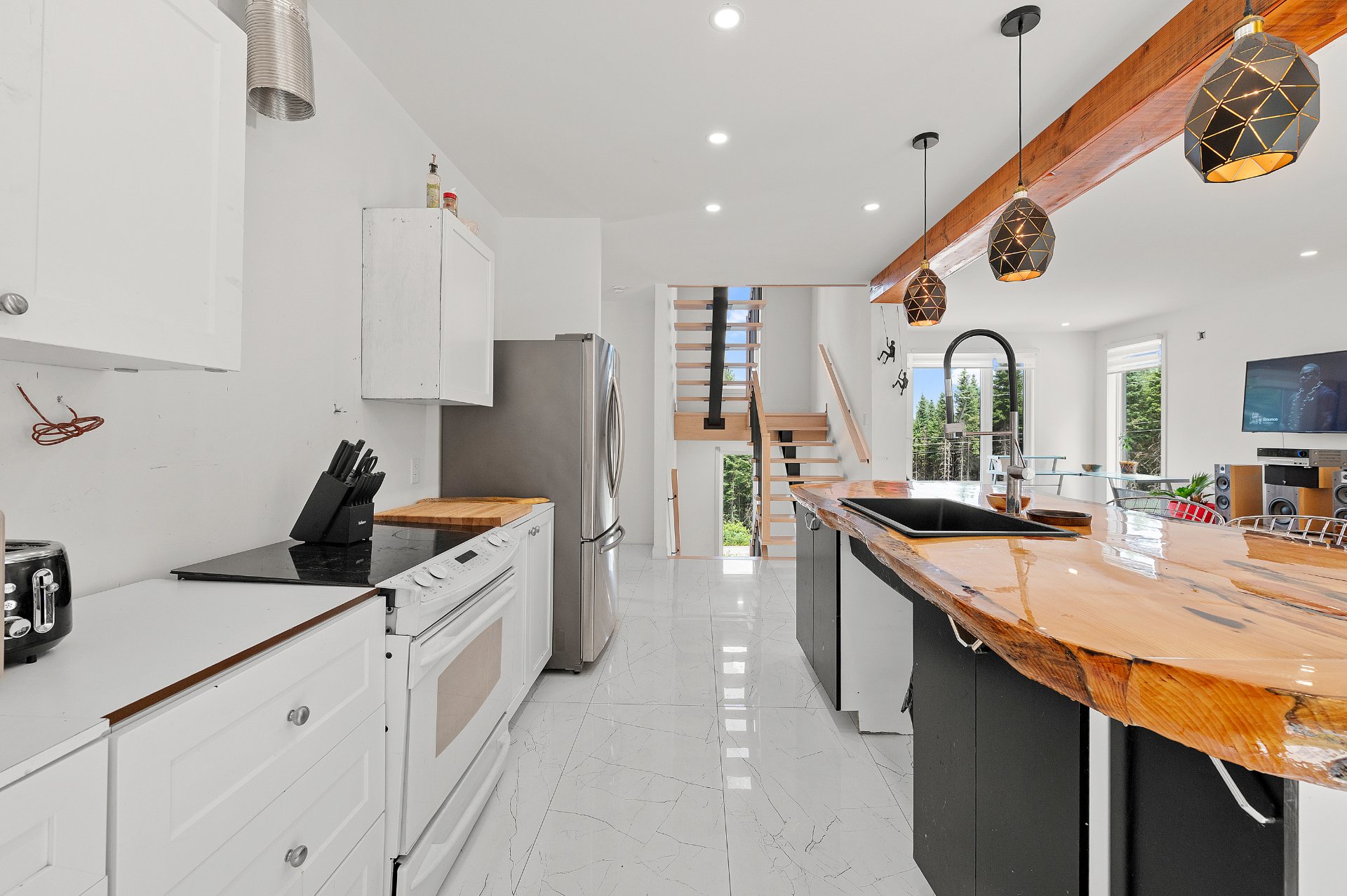 Photo - Kitchen