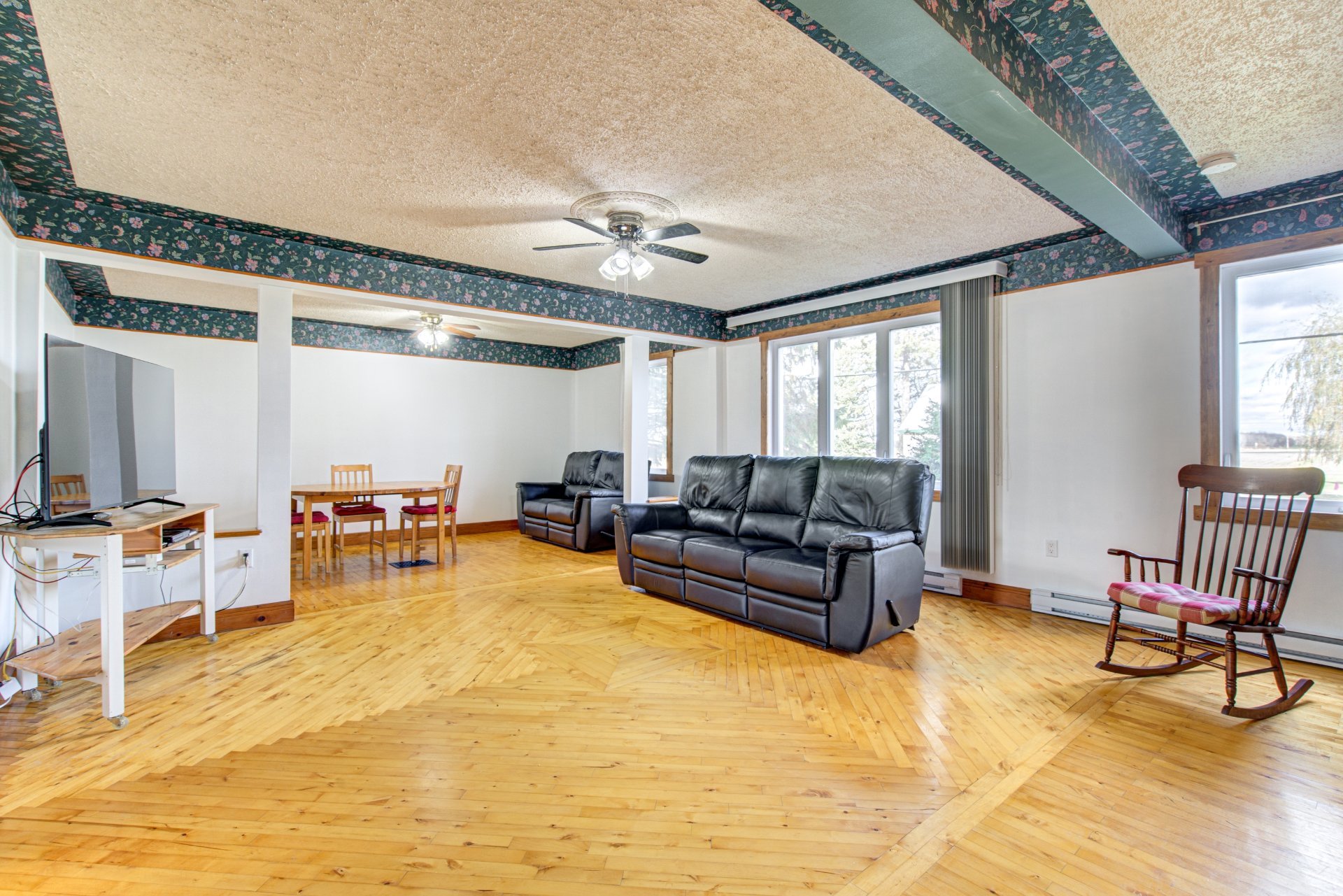 Photo - Salon