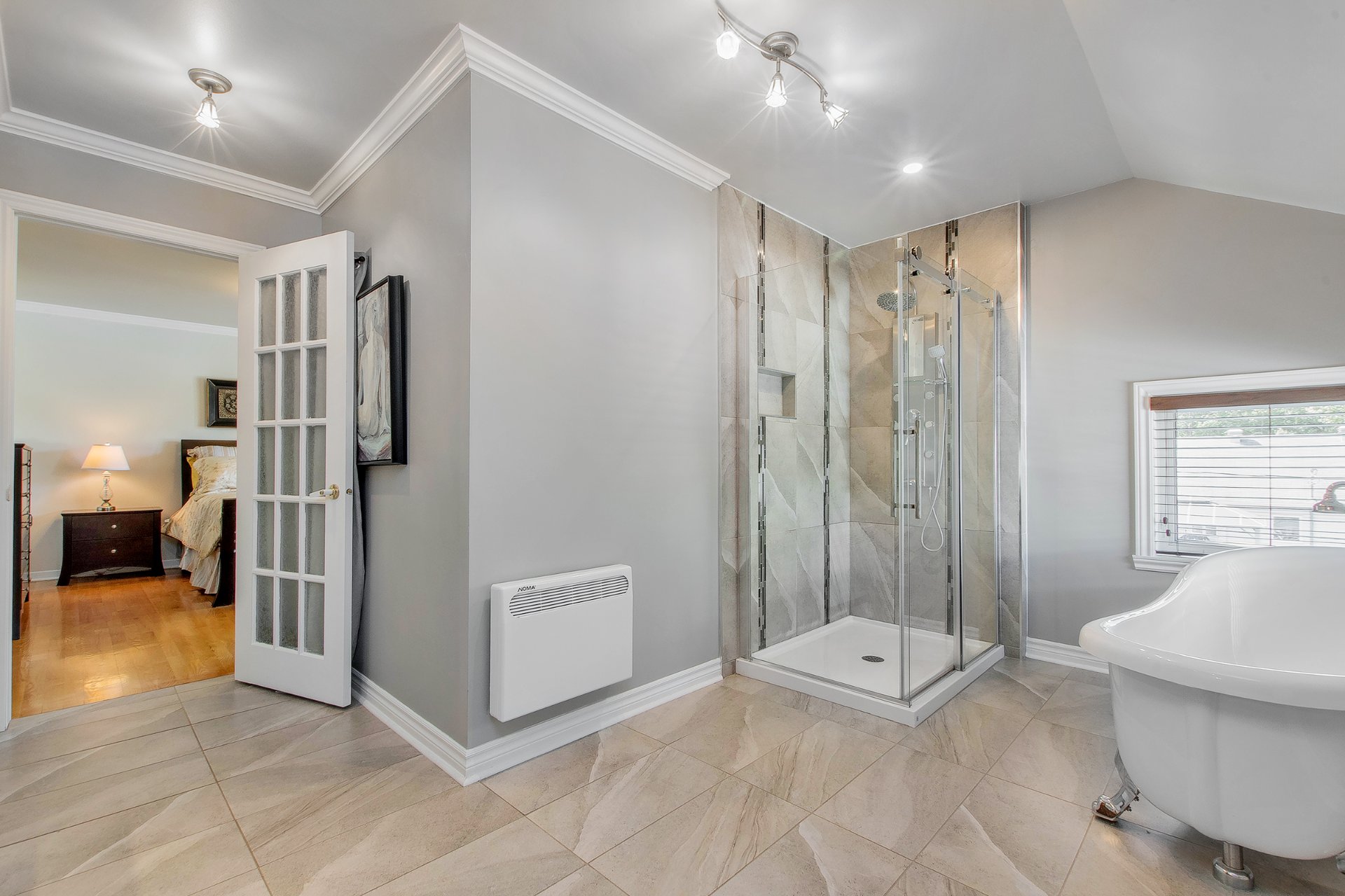 Salle de bains attenante à la CCP