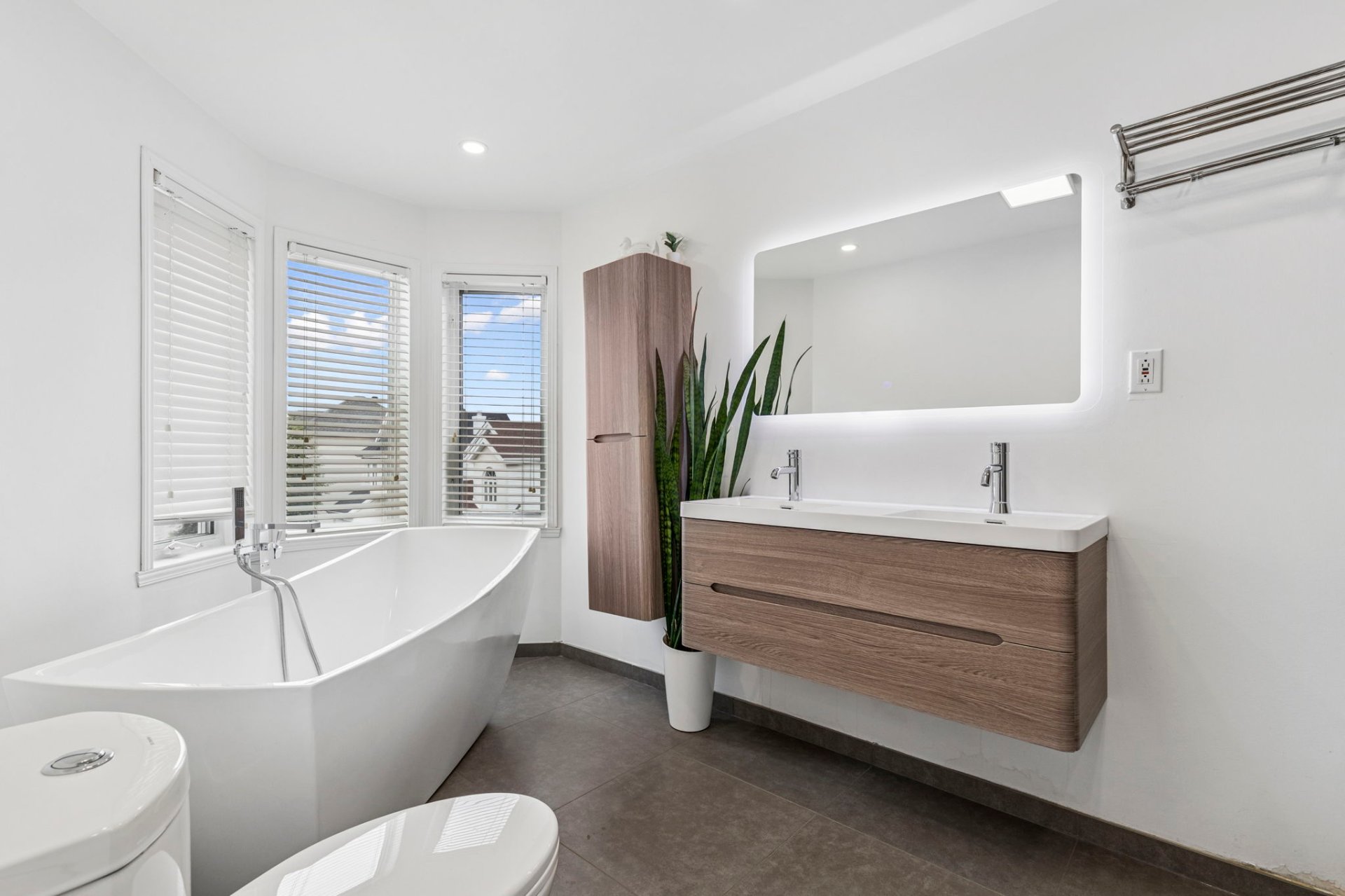 Ensuite bathroom