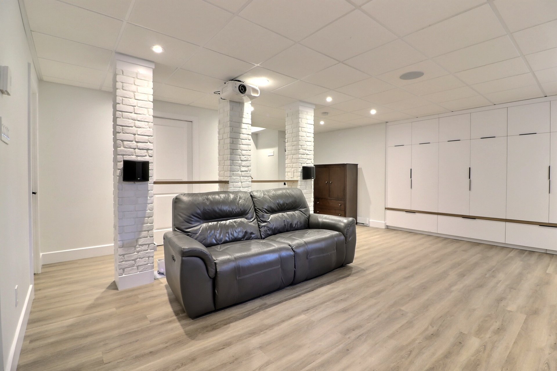 Photo - Family room