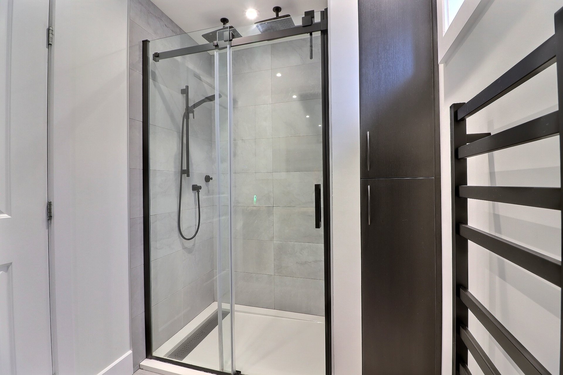 Photo - Bathroom