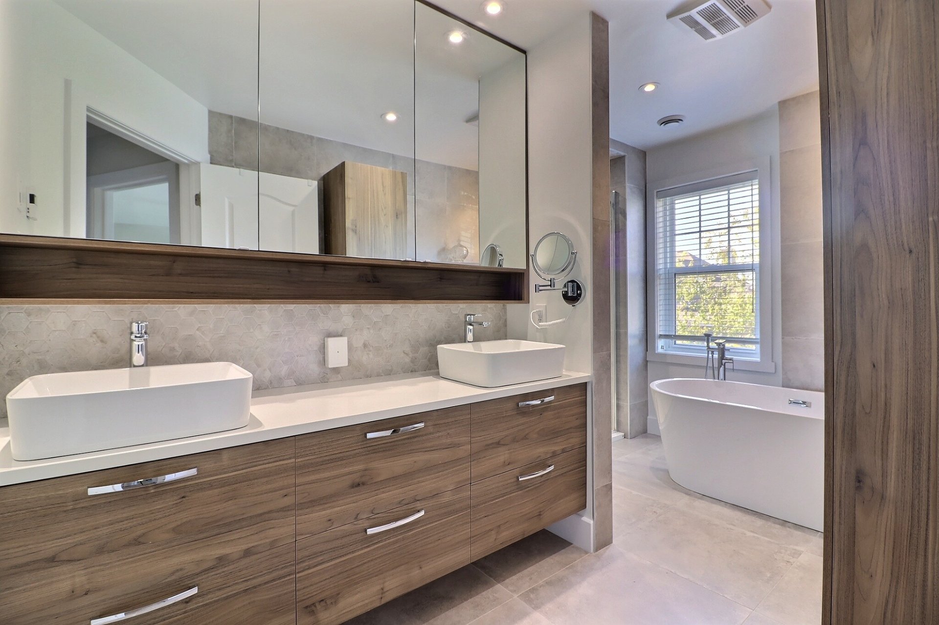 Photo - Bathroom