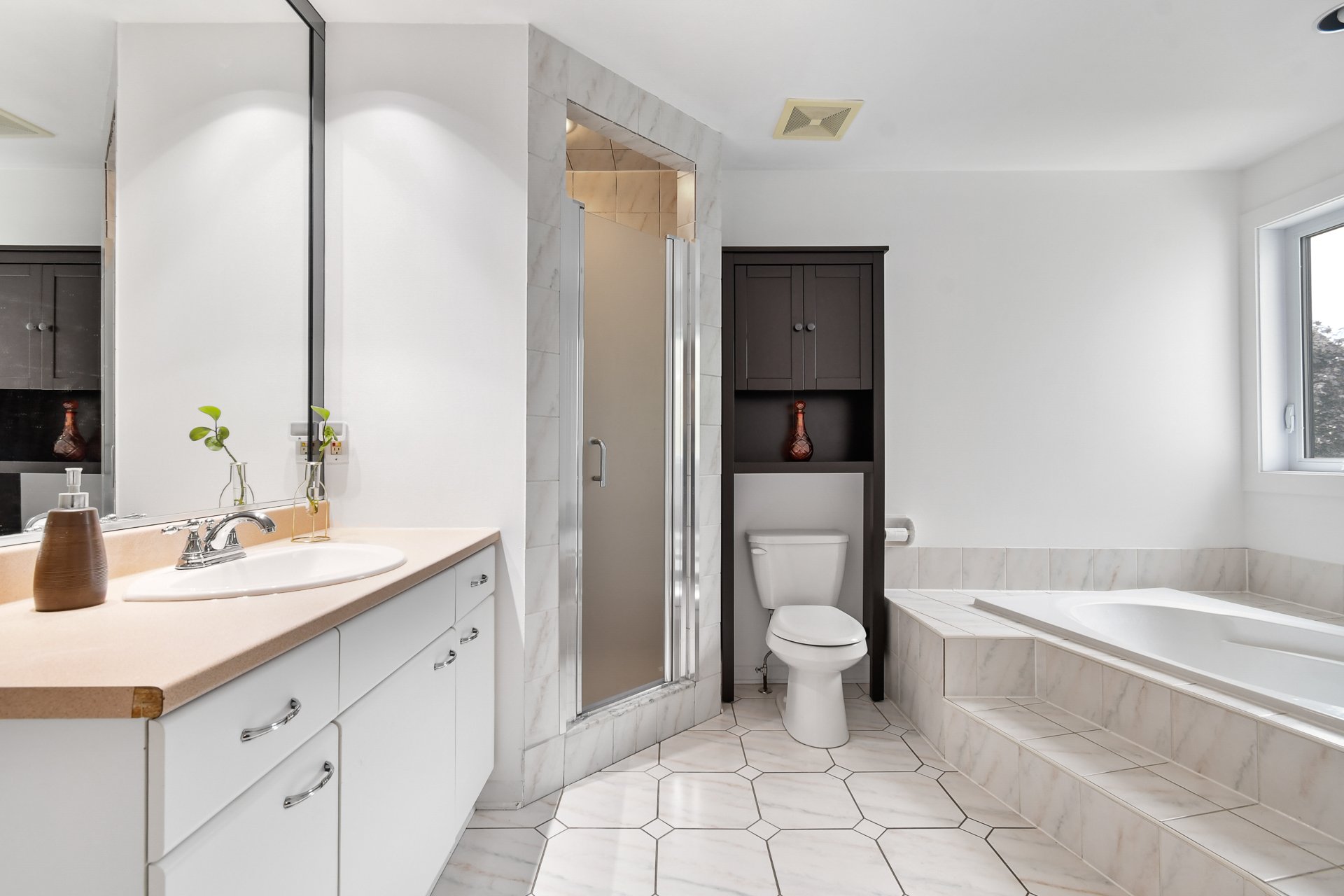 Ensuite bathroom