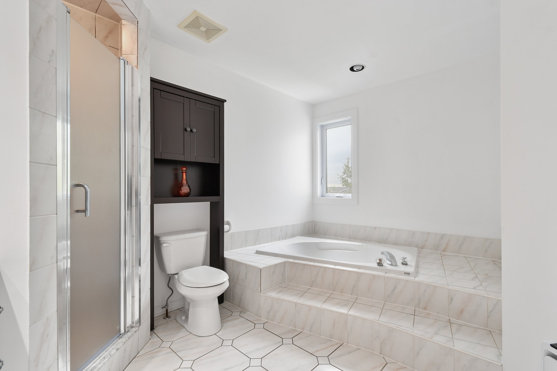Ensuite bathroom